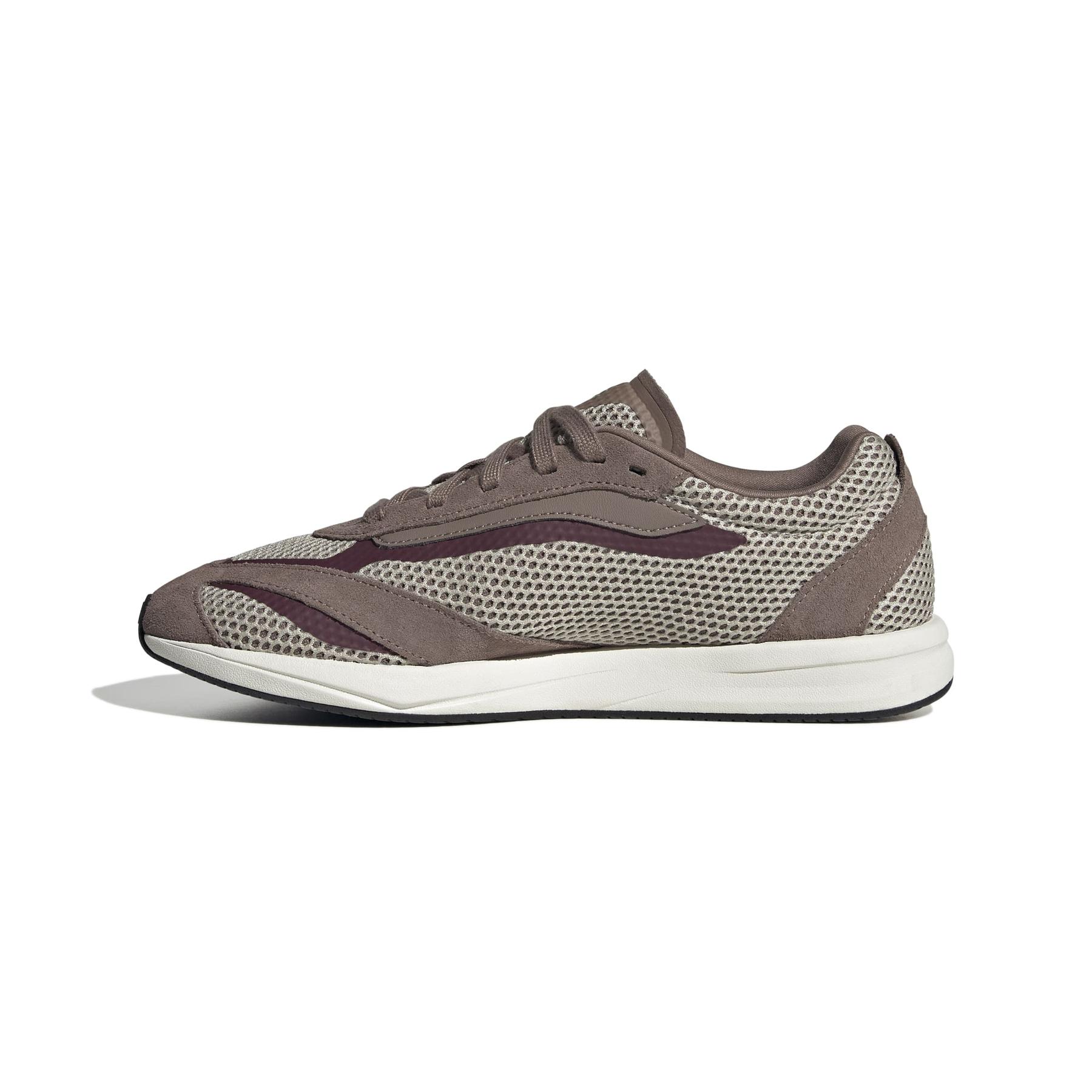 product/a/d/adidas_jp6183_5_footwear_photography_side_medial_center_view_white-nw091625.jpg