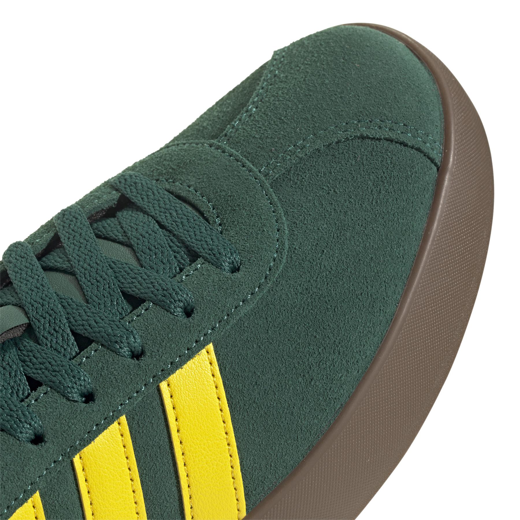product/a/d/adidas_jp7535_8_footwear_photography_detail_view_1_white-nw091625.jpg