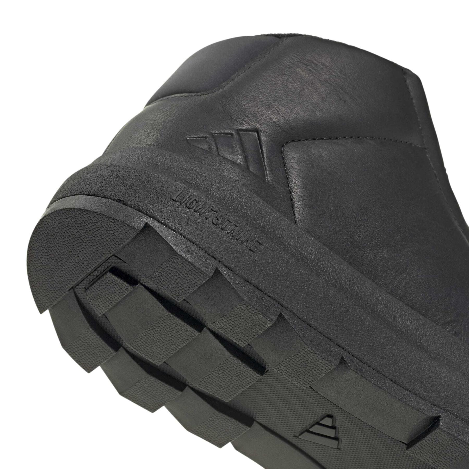 product/a/d/adidas_jq5543_8_footwear_photography_detail_view_1_white-nw091625.jpg