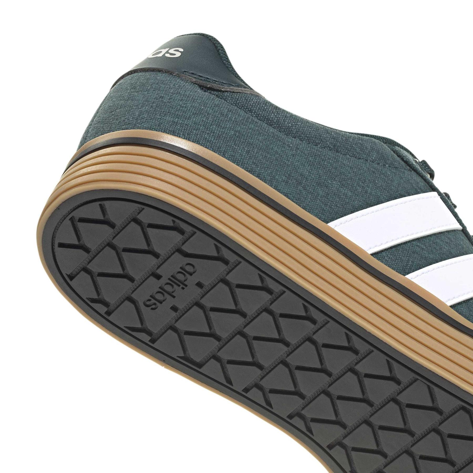 product/a/d/adidas_jq5614_8_footwear_photography_detail_view_1_white.jpg