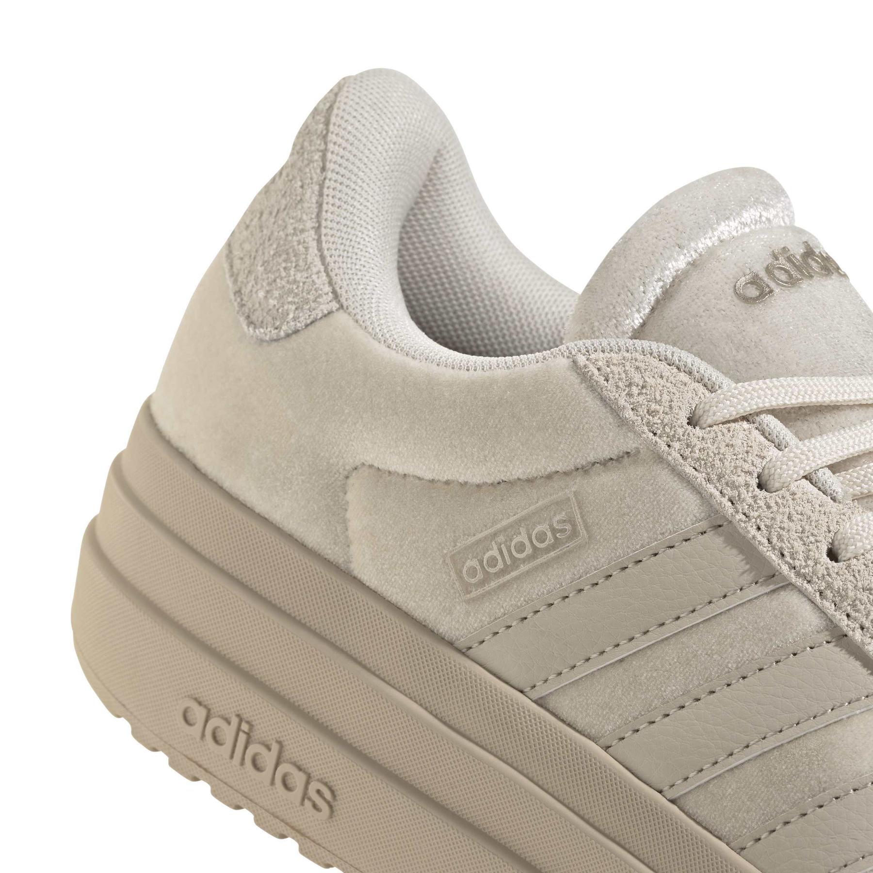 product/a/d/adidas_jq5624_9_footwear_photography_detail_view_2_white-nw091625.jpg
