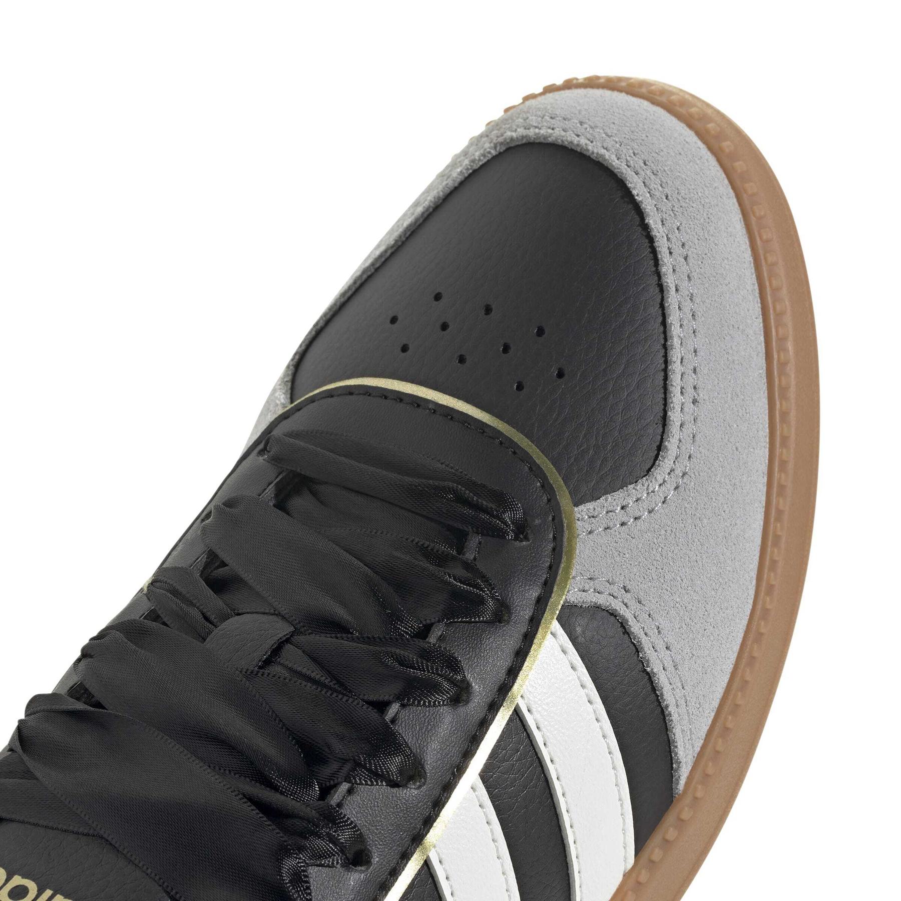 product/a/d/adidas_jq8255_9_footwear_photography_detail_view_2_white-nw091625.jpg