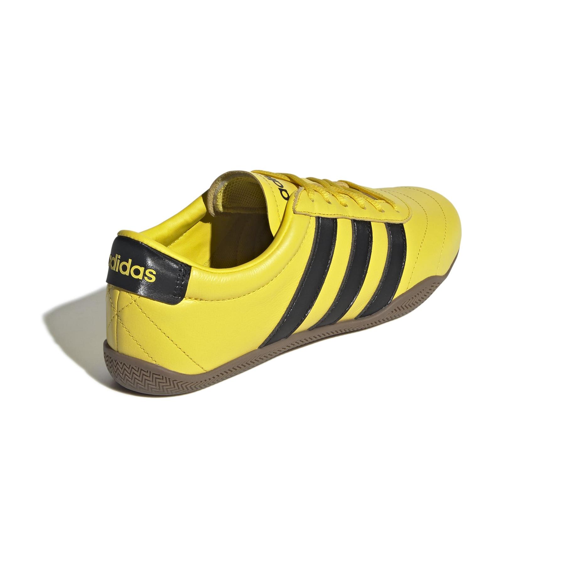 product/a/d/adidas_jq9693_7_footwear_photography_back_lateral_top_view_white-nw091625.jpg