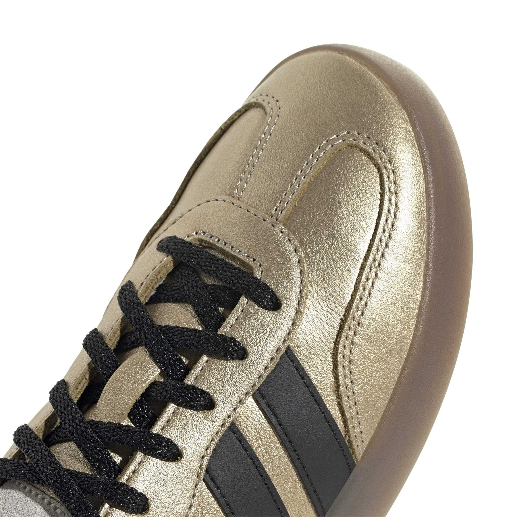 product/a/d/adidas_jr1218_9_footwear_photography_detail_view_2_white-nw091625.jpg