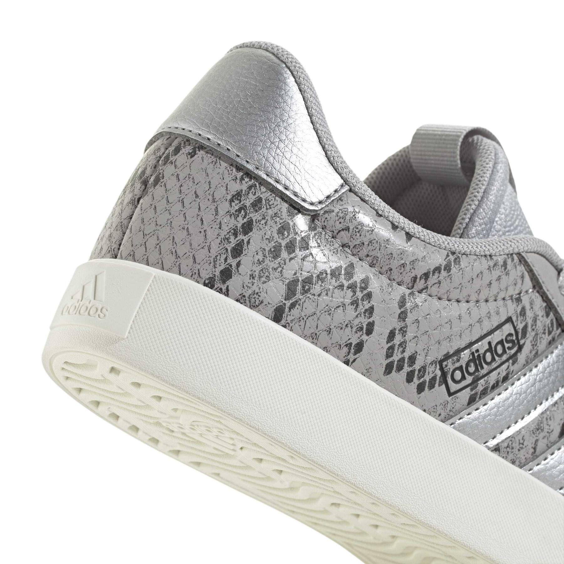 product/a/d/adidas_jr8669_8_footwear_photography_detail_view_1_white-nw091725.jpg