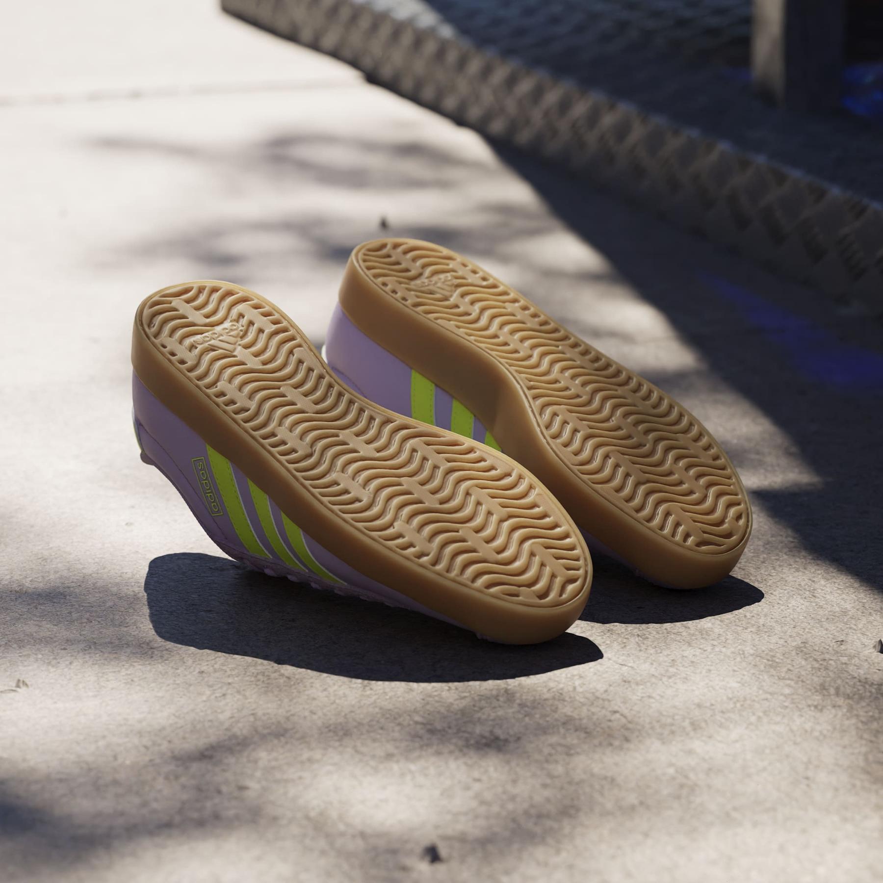 product/a/d/adidas_js2058_16_footwear_photography_heromrktng_view_4-nw091725.jpg