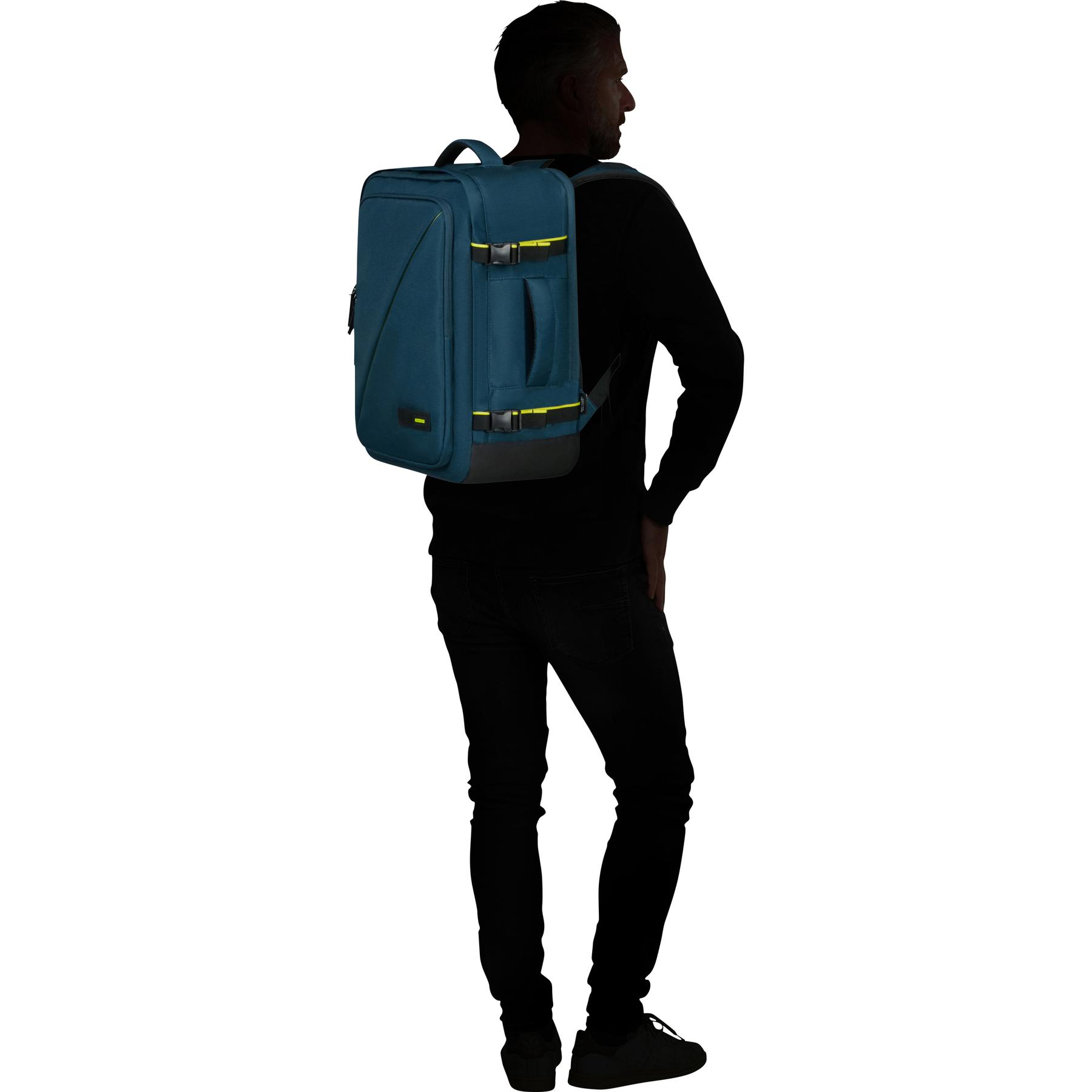 product/a/m/american-tourister_149175-0528_harbor-blue_2.jpg
