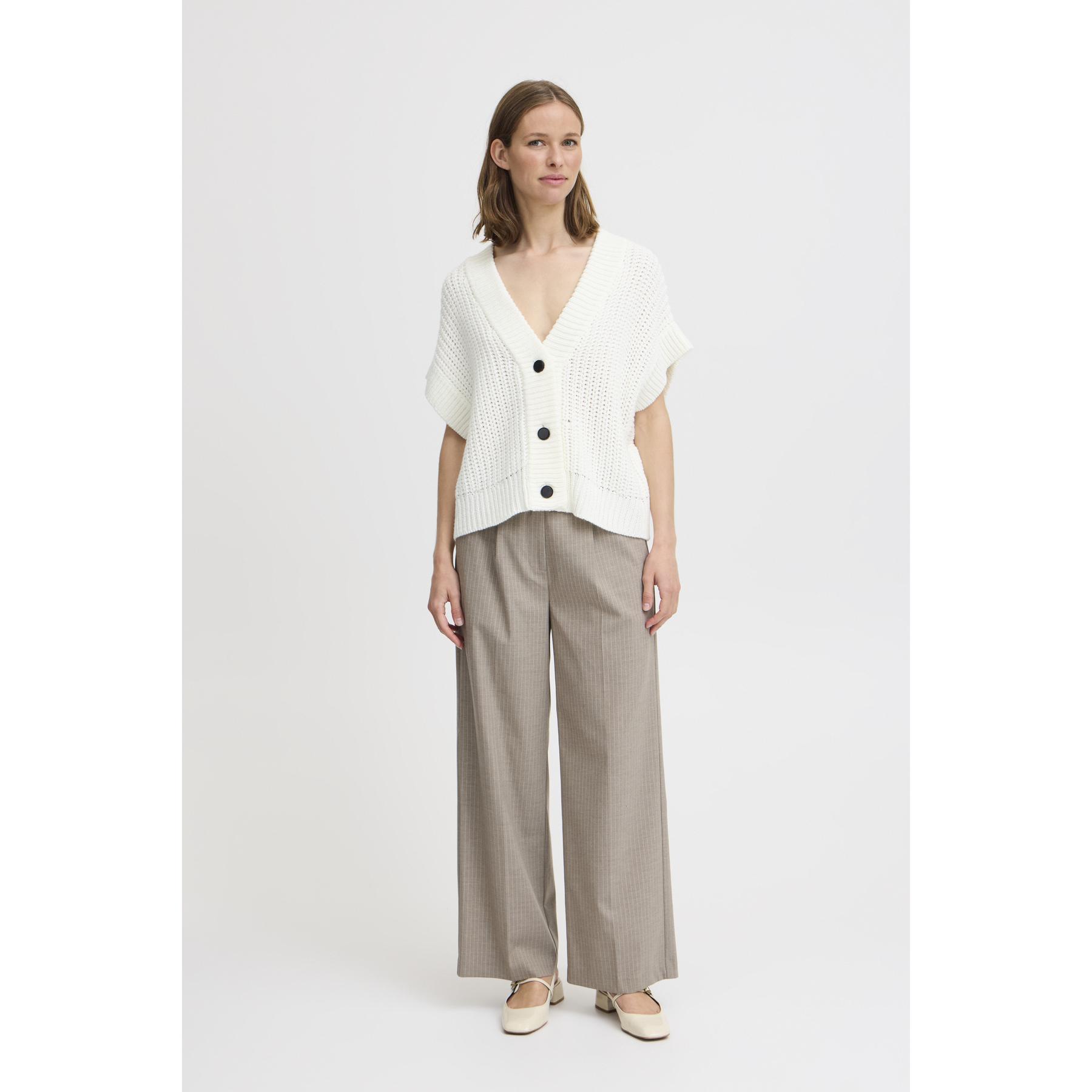 product/b/-/b-young_20815276-114300_0.jpg