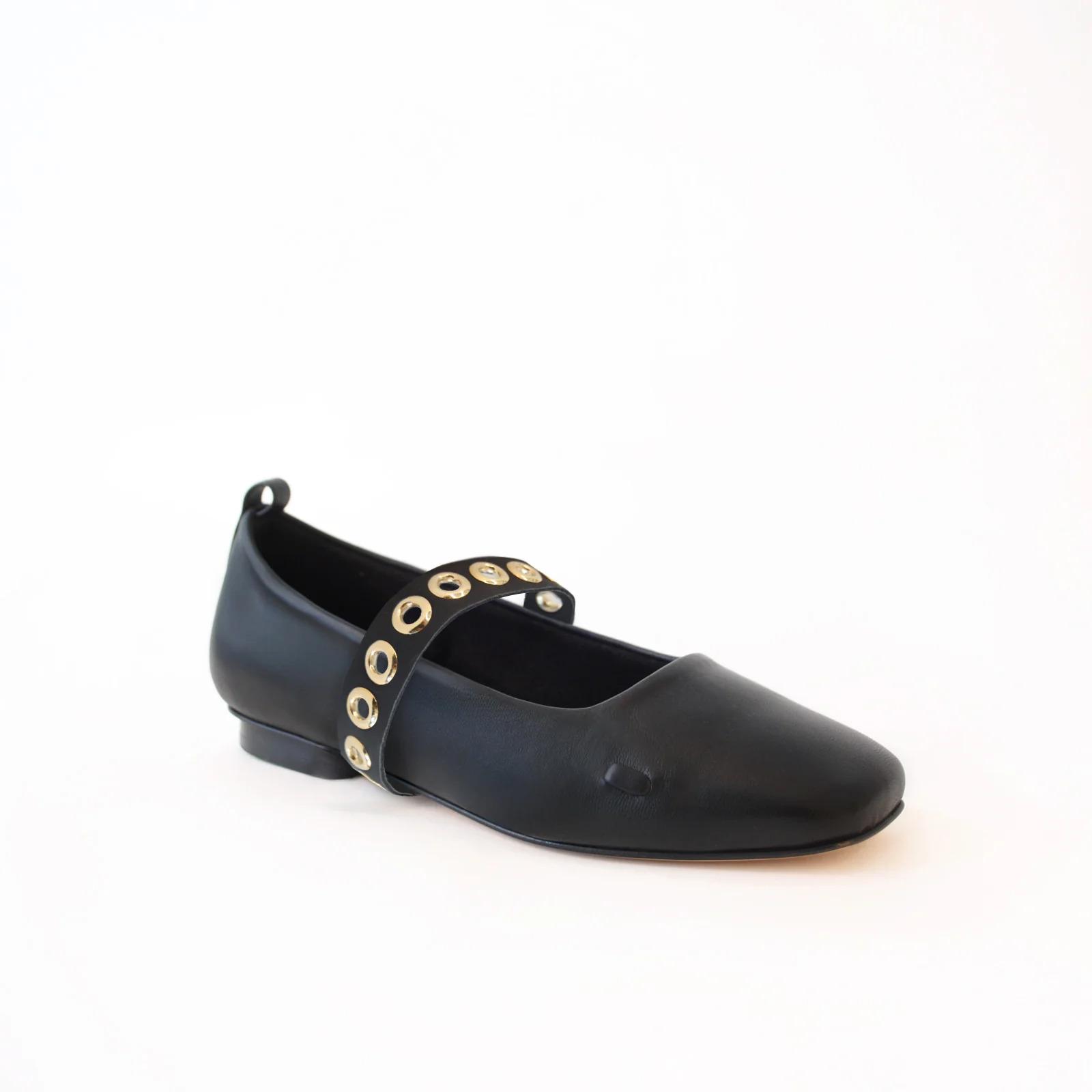product/c/a/camia_9624807538979_black-ilhos-black_3.jpg