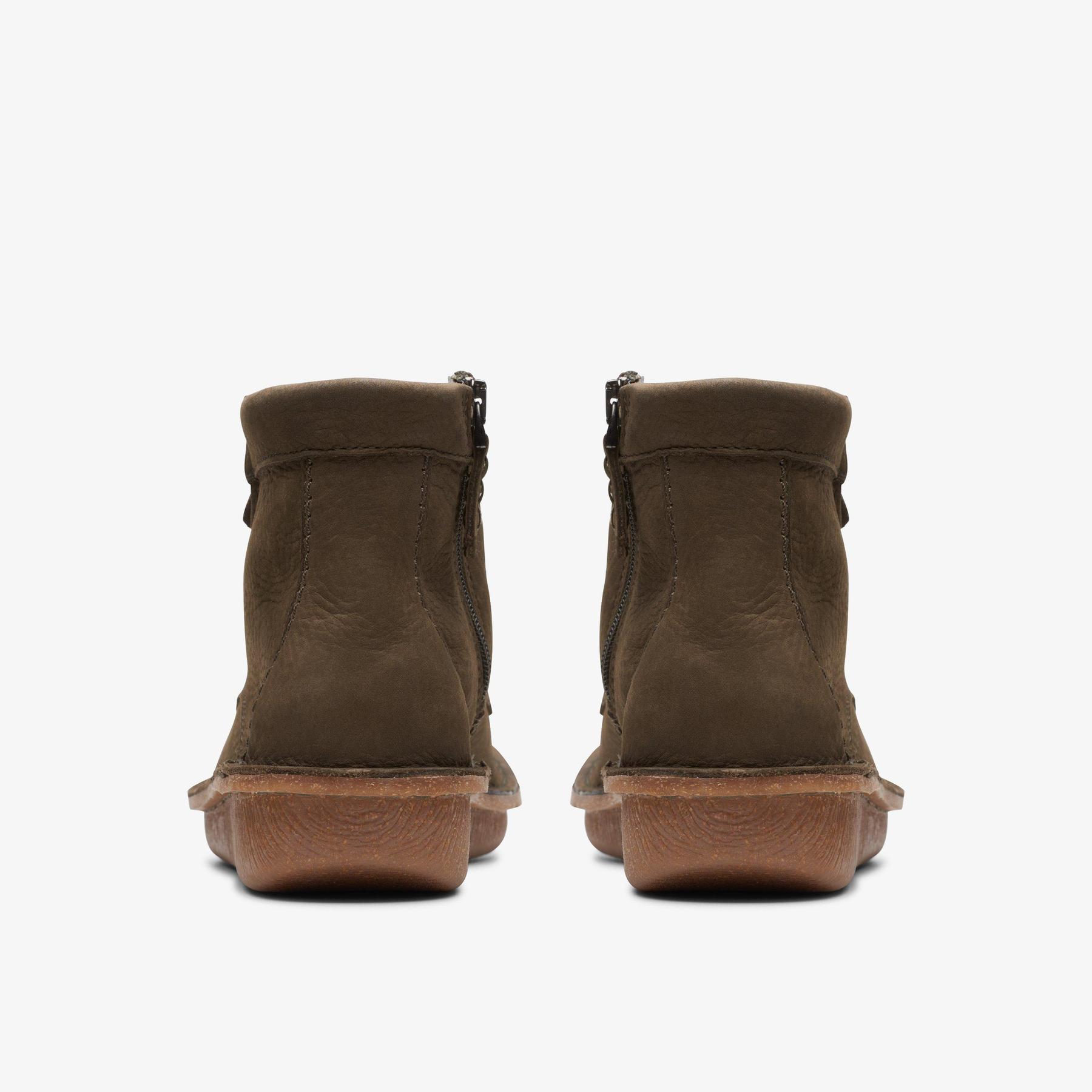 product/c/l/clarks_26173886_marron_5.jpg