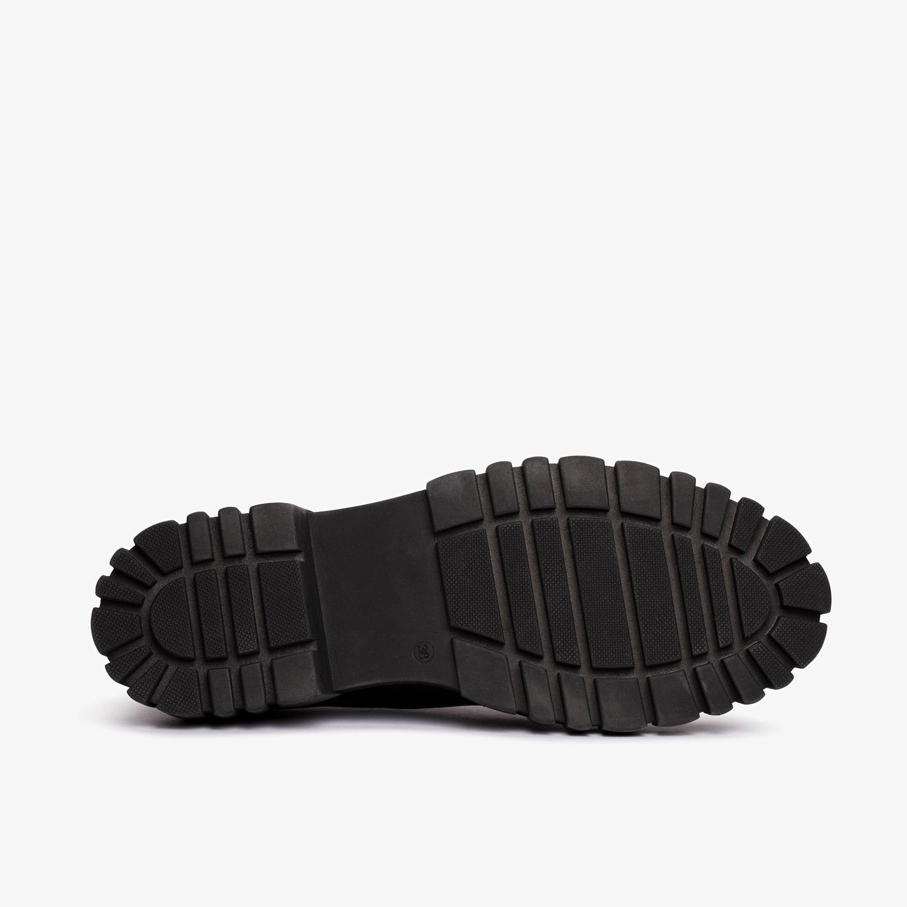 product/c/l/clarks_26178411_noir_3.jpg