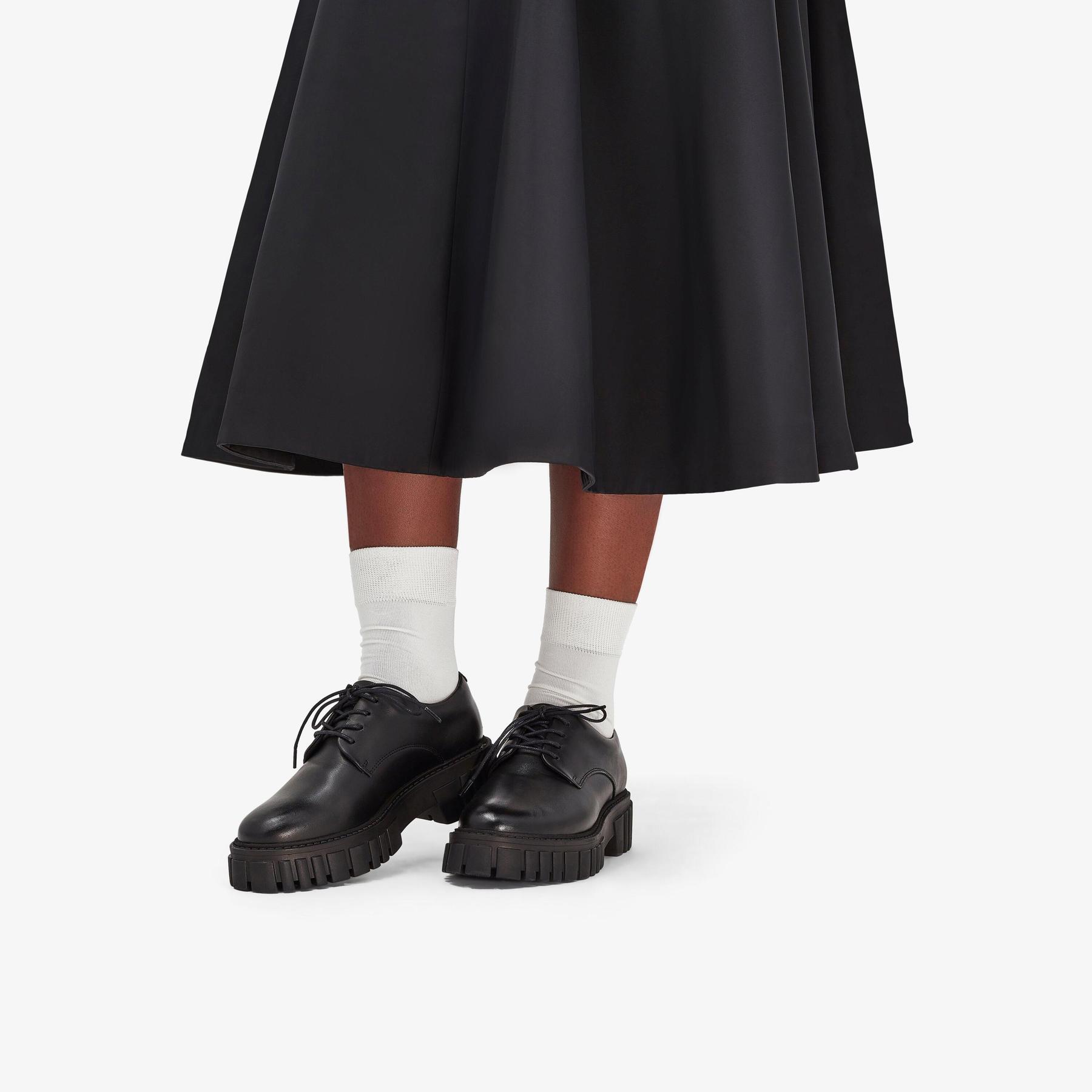product/c/l/clarks_26178411_noir_8.jpg