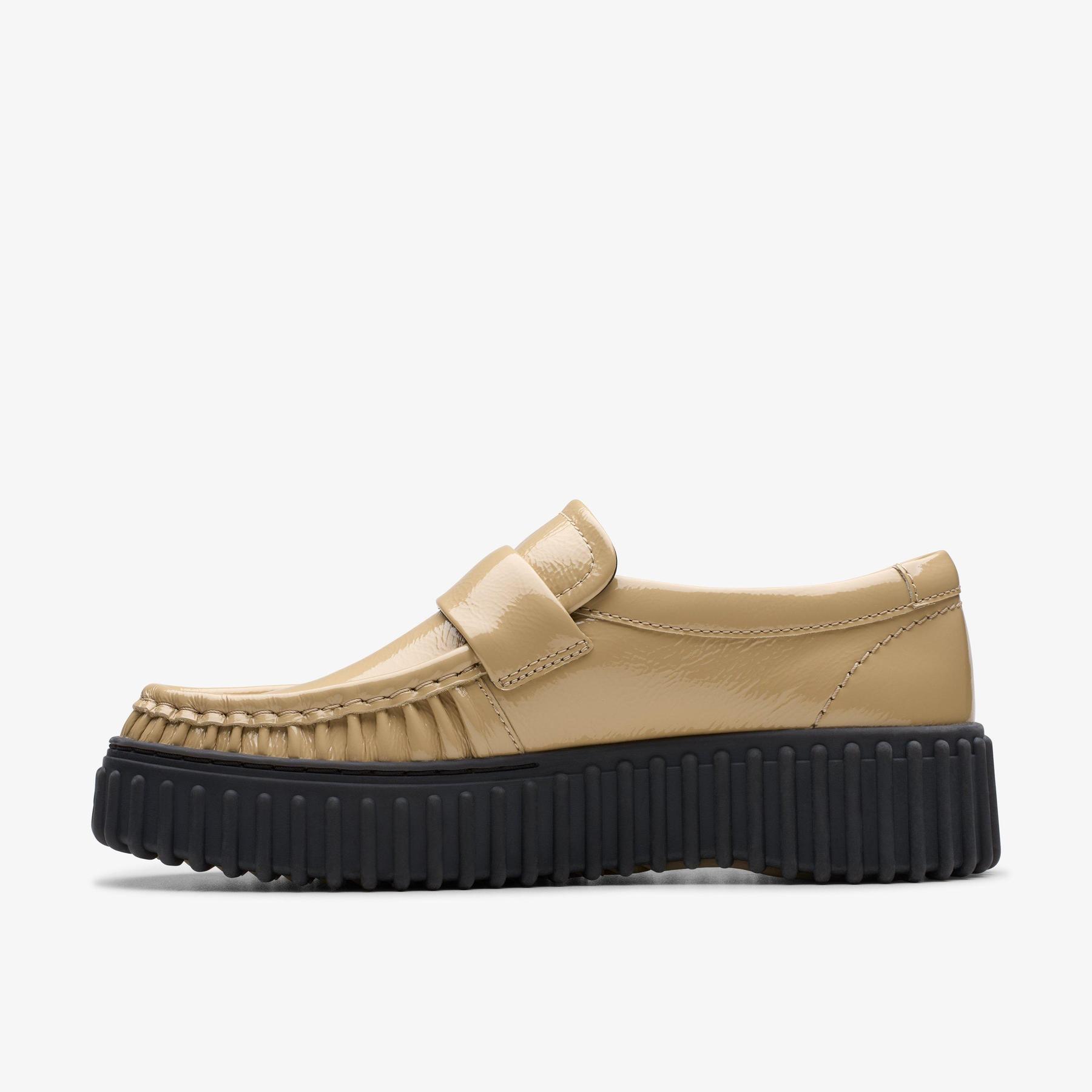 product/c/l/clarks_26179353_beige_2.jpg