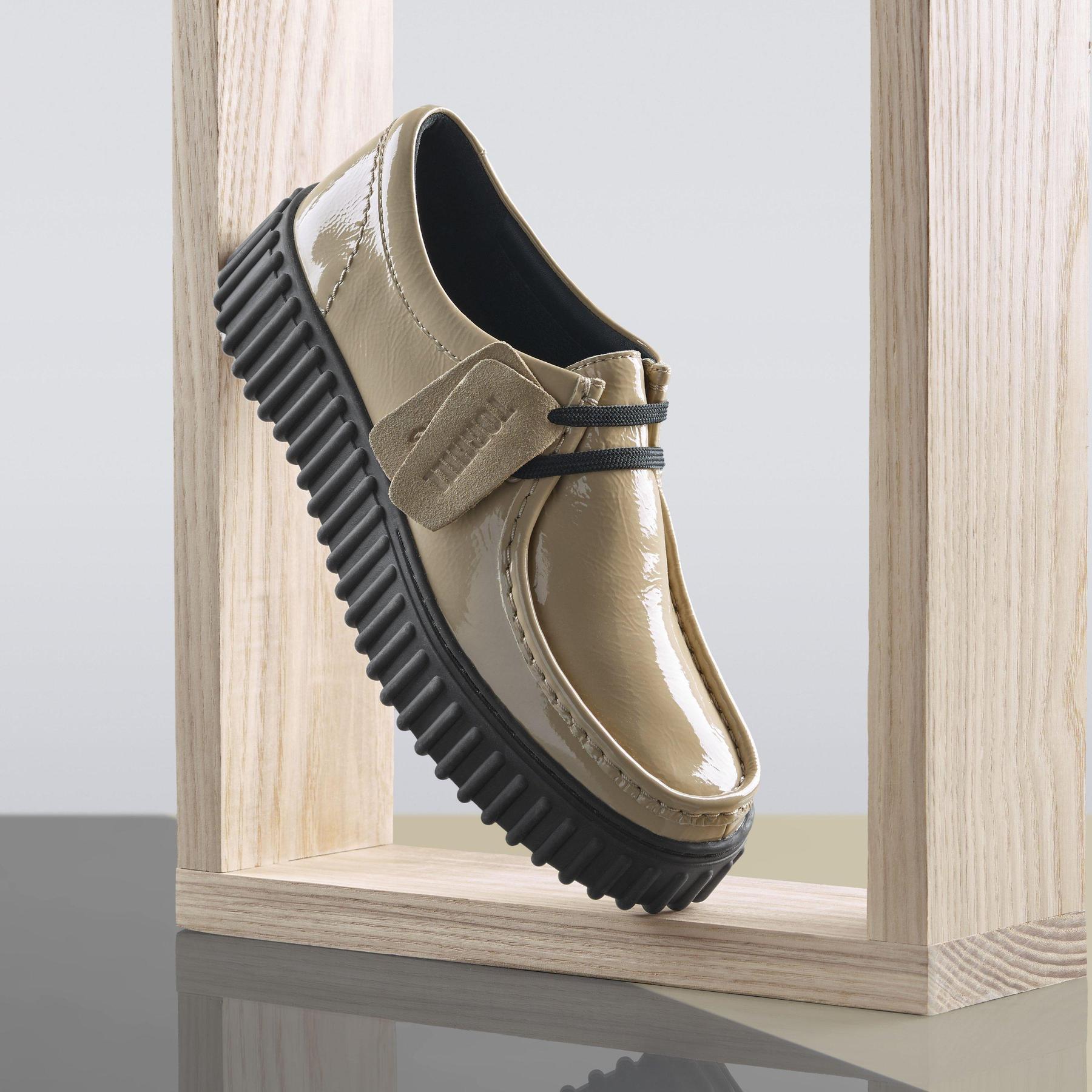 product/c/l/clarks_26179353_beige_7.jpg