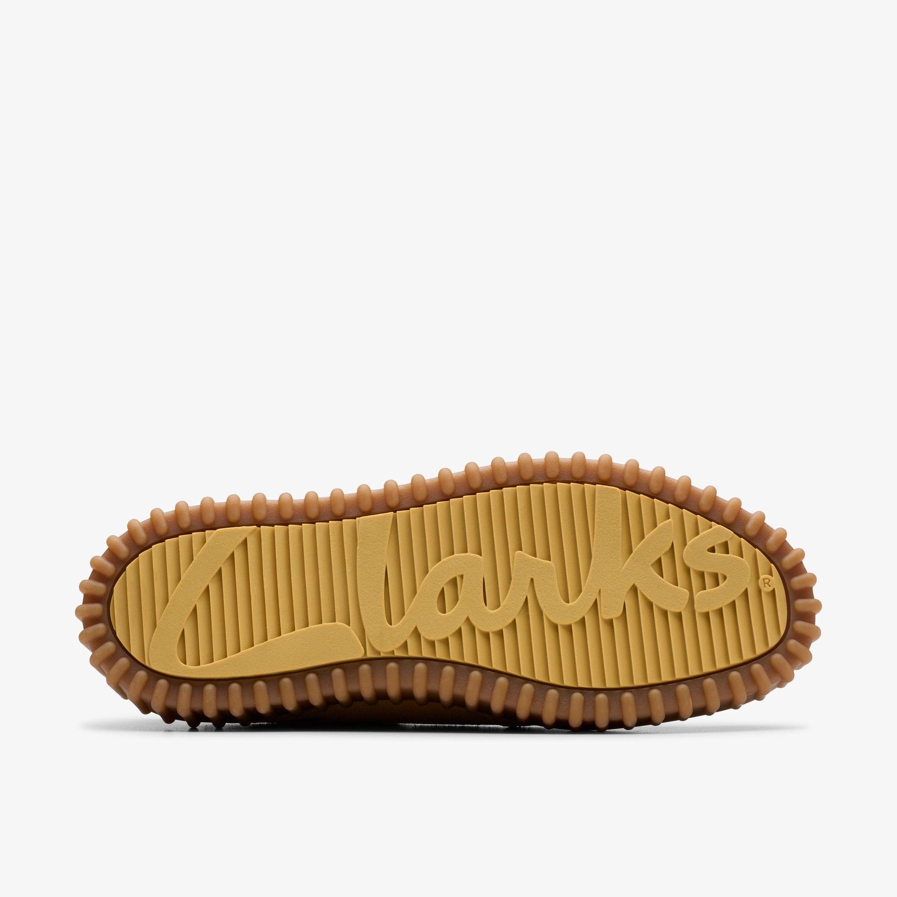 product/c/l/clarks_26181188_golden-tan-suede_3.jpg