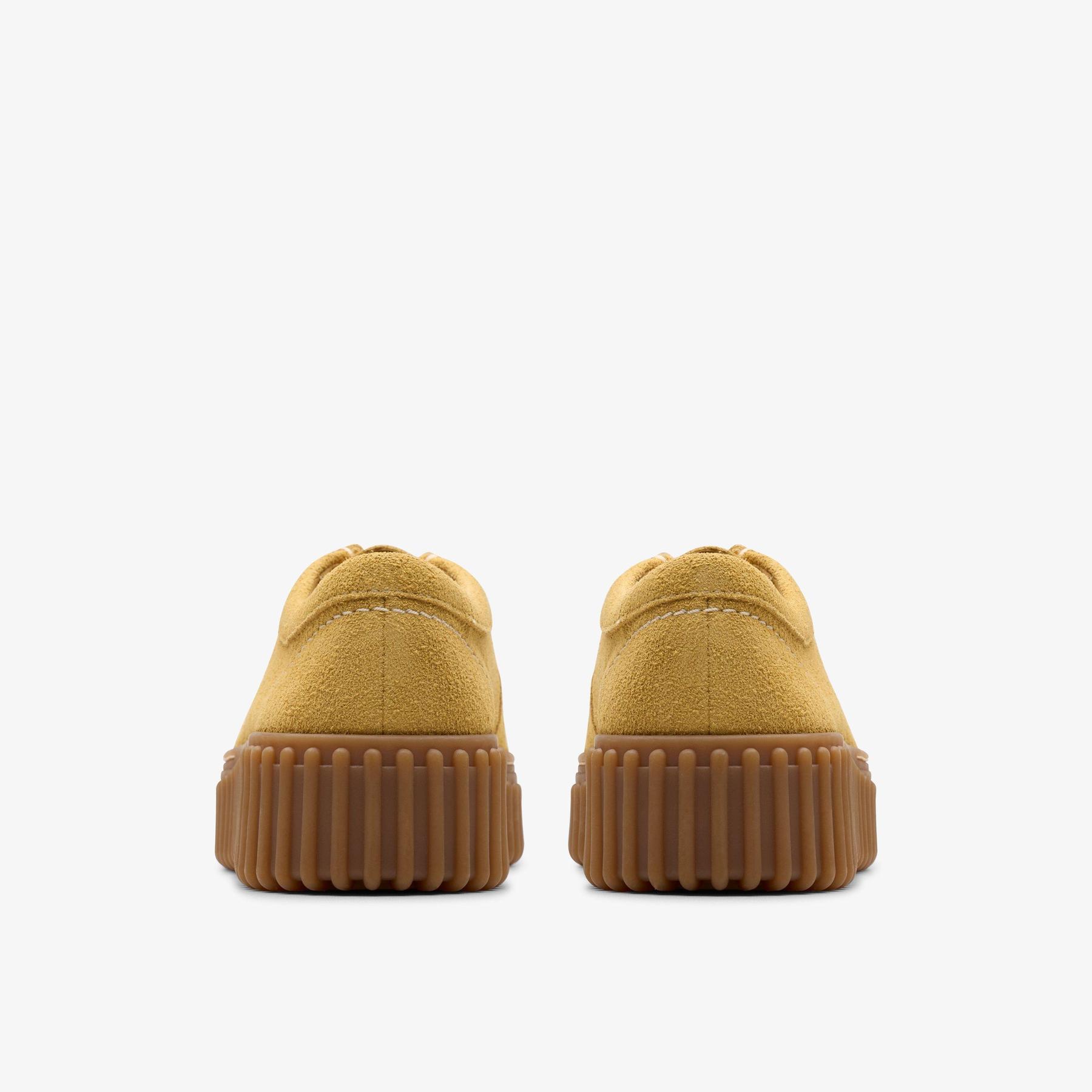 product/c/l/clarks_26181188_golden-tan-suede_5.jpg