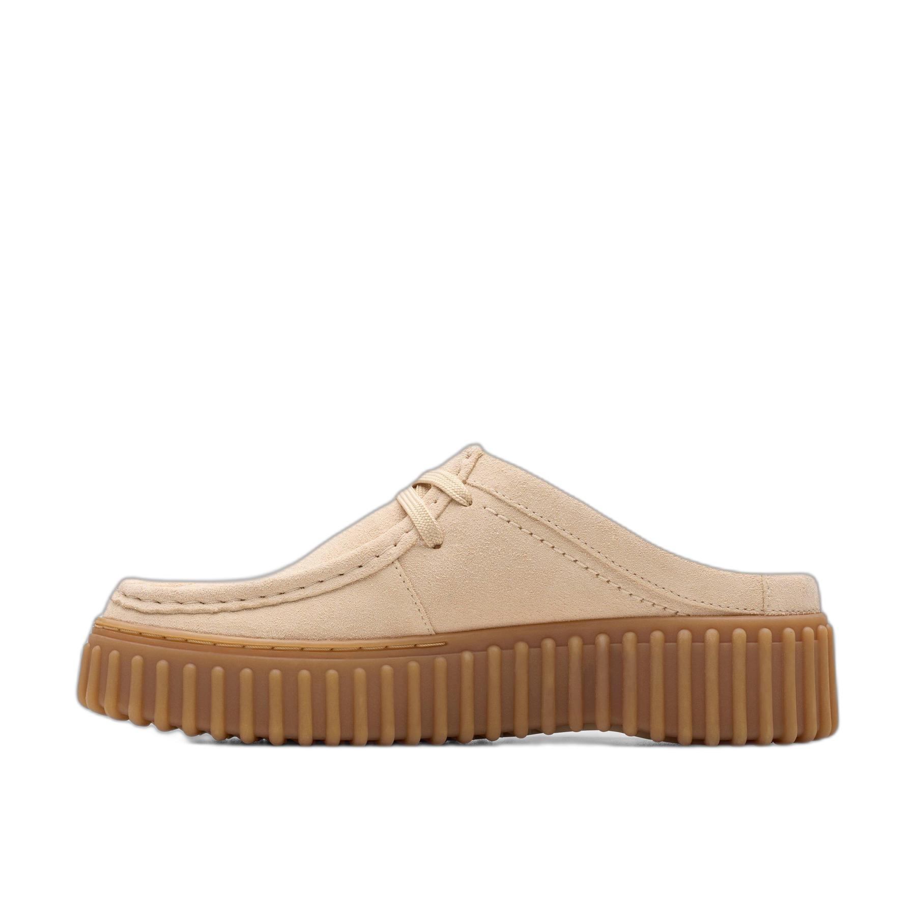 product/c/l/clarks_26181197_ecru-suede_2.jpg