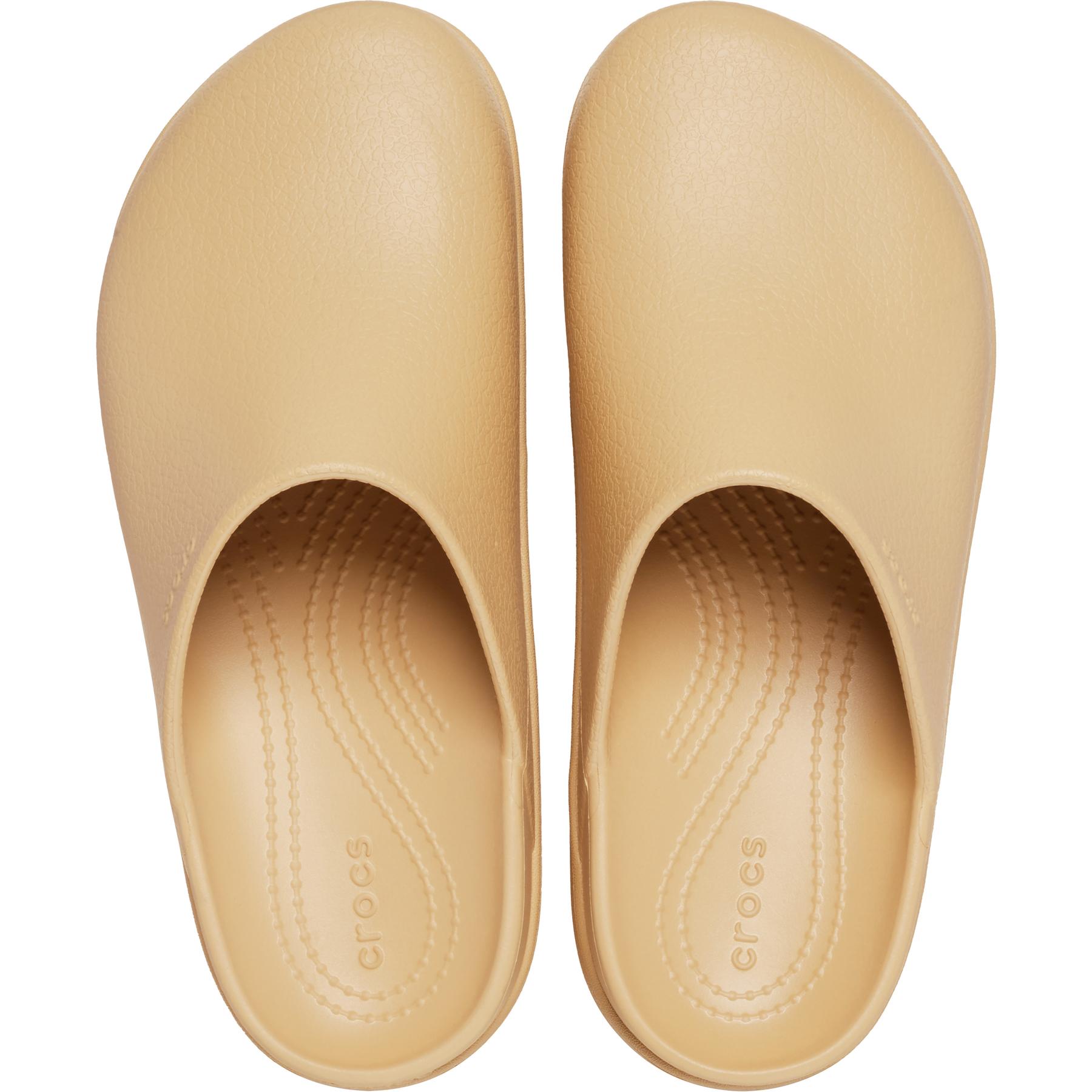 product/c/r/crocs_209869-209_wheat_3.jpg