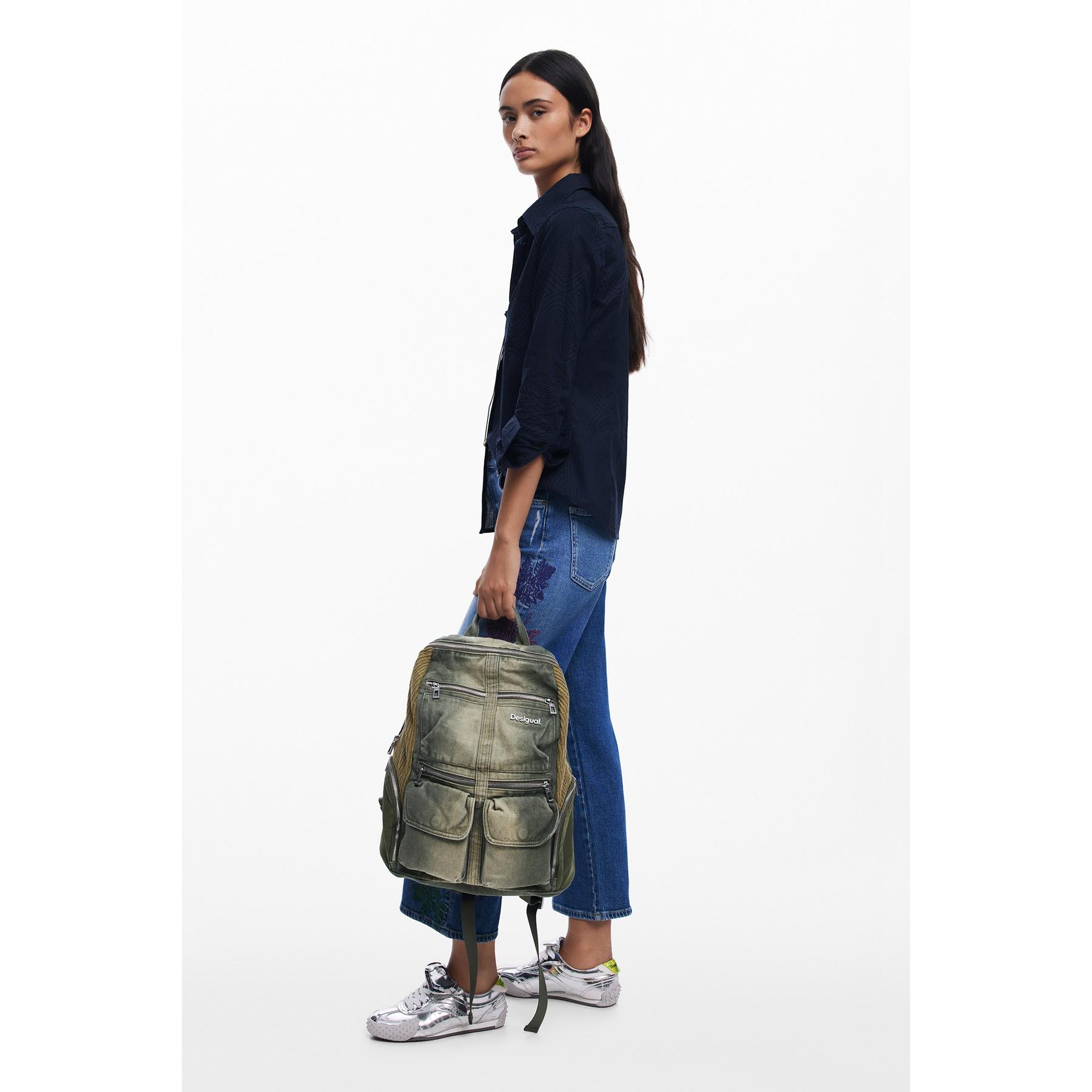 product/d/e/desigual_25wakd01-4092_gris_3.jpg