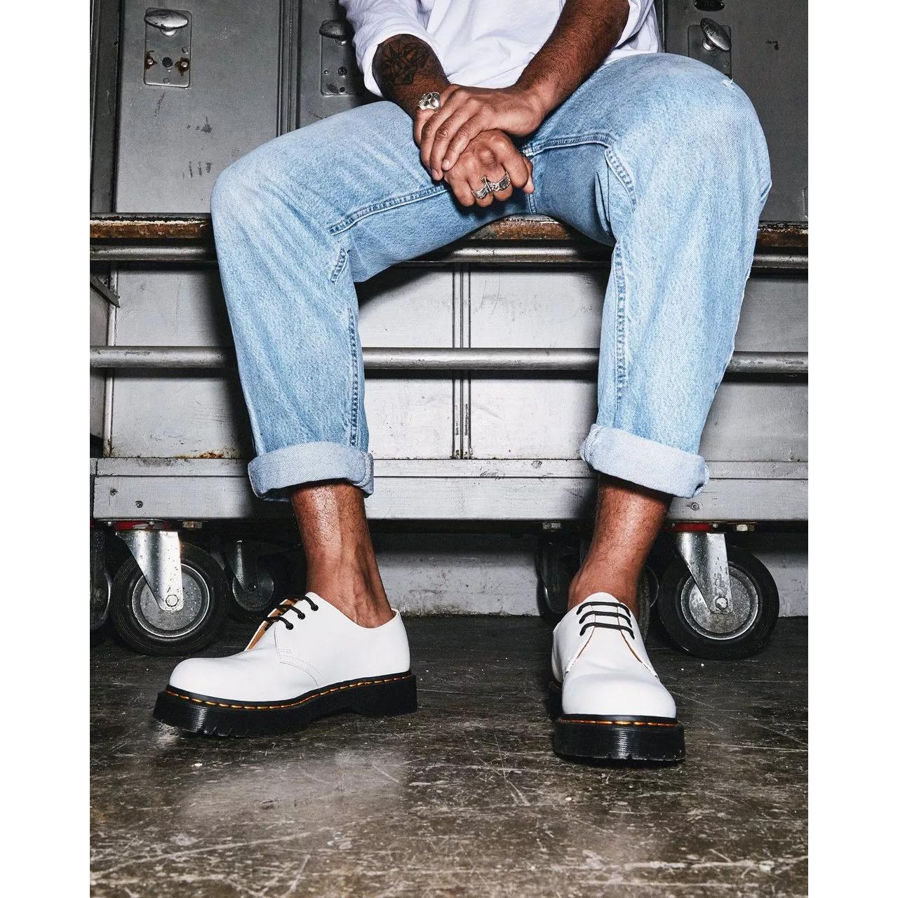 product/d/r/dr-martens_26654100_blanc_2.jpg