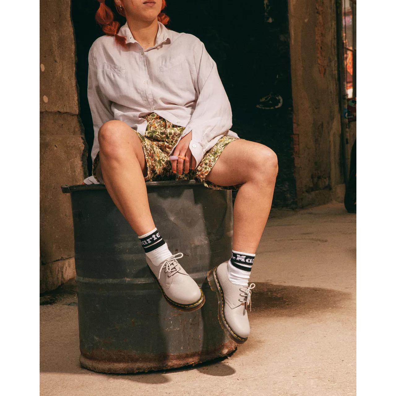 product/d/r/dr-martens_31167348_vintage-taupe_4.jpg