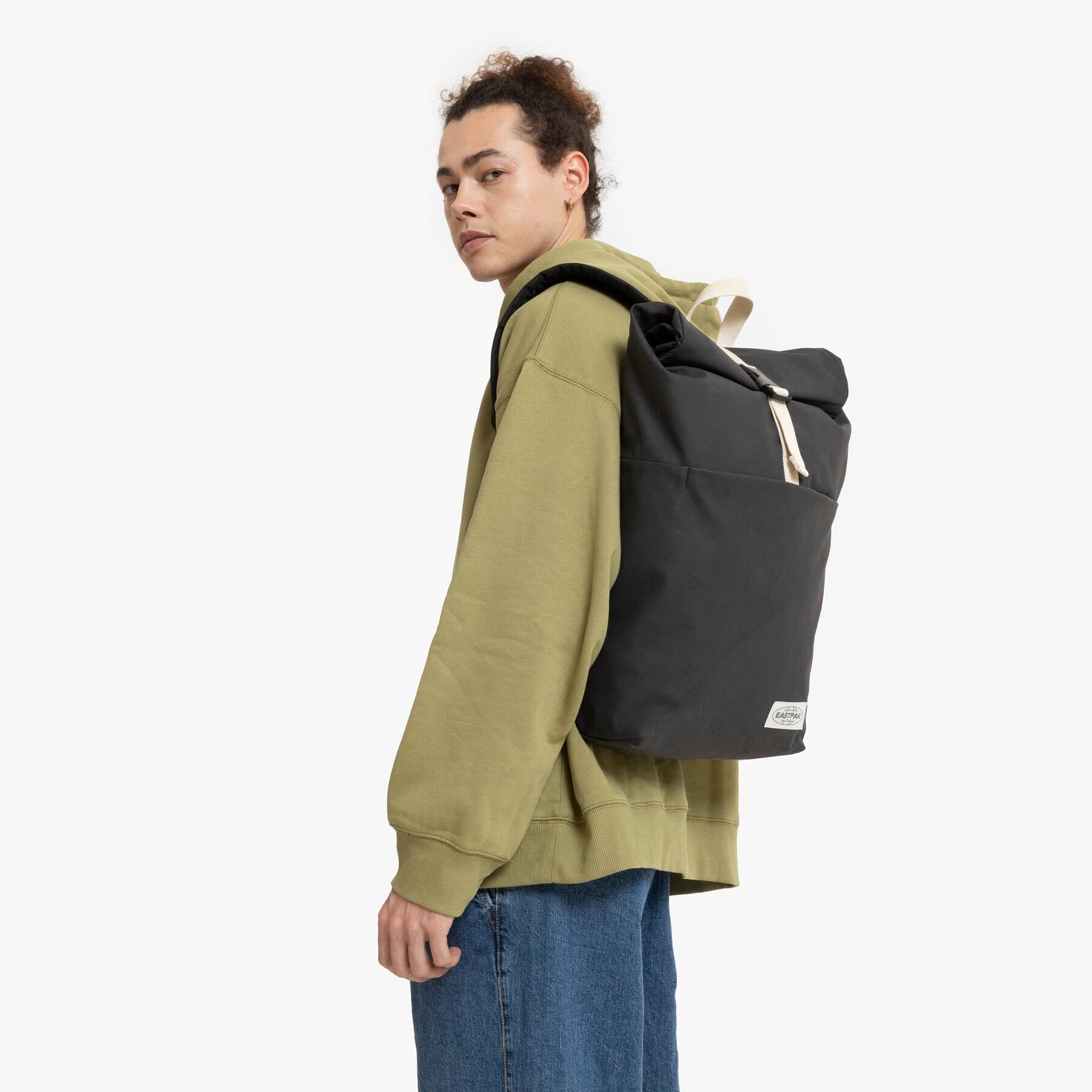 product/e/a/eastpak_ek0a5bgf9e8_9e8-upgrained-black_5.jpg