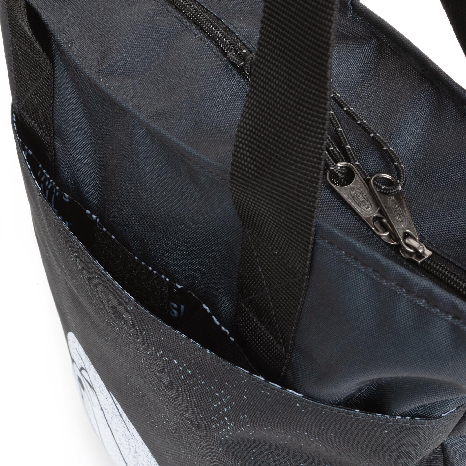 product/e/a/eastpak_ek0a5bic9j2_3.jpg