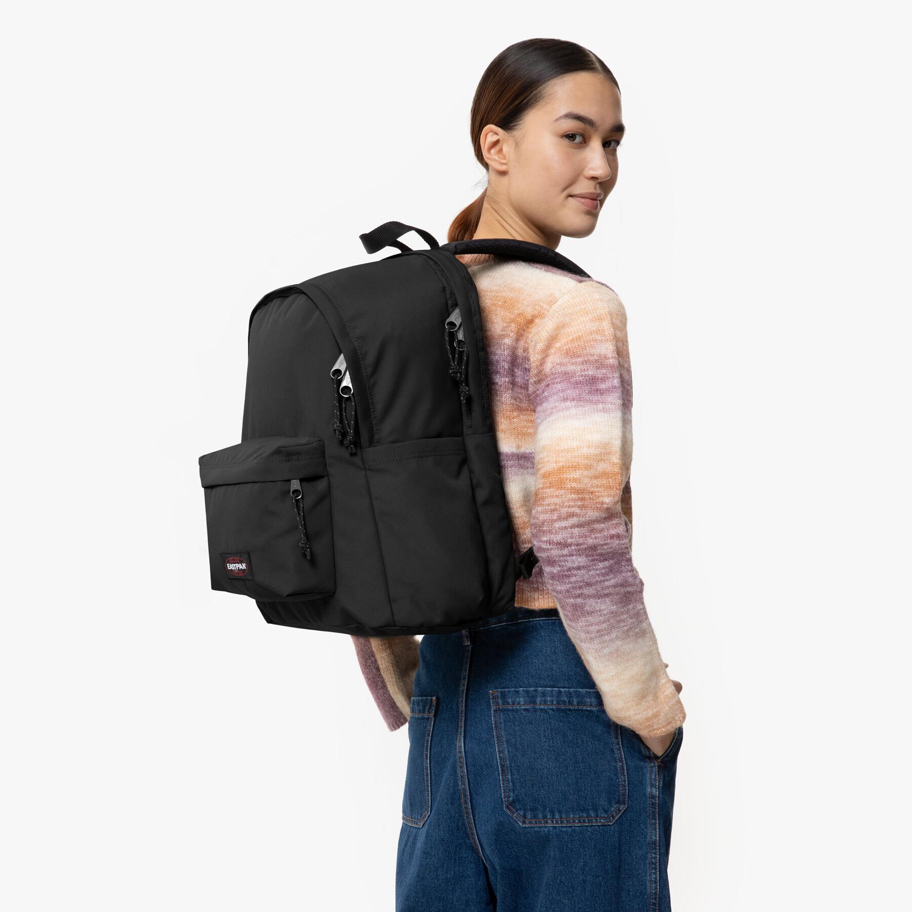 product/e/a/eastpak_ek0a5bik008_black_5.jpg
