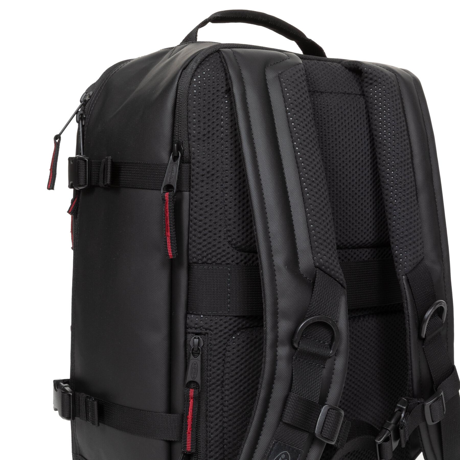 product/e/a/eastpak_ek0a5bla3w8_cnnct-top-black_4.jpg
