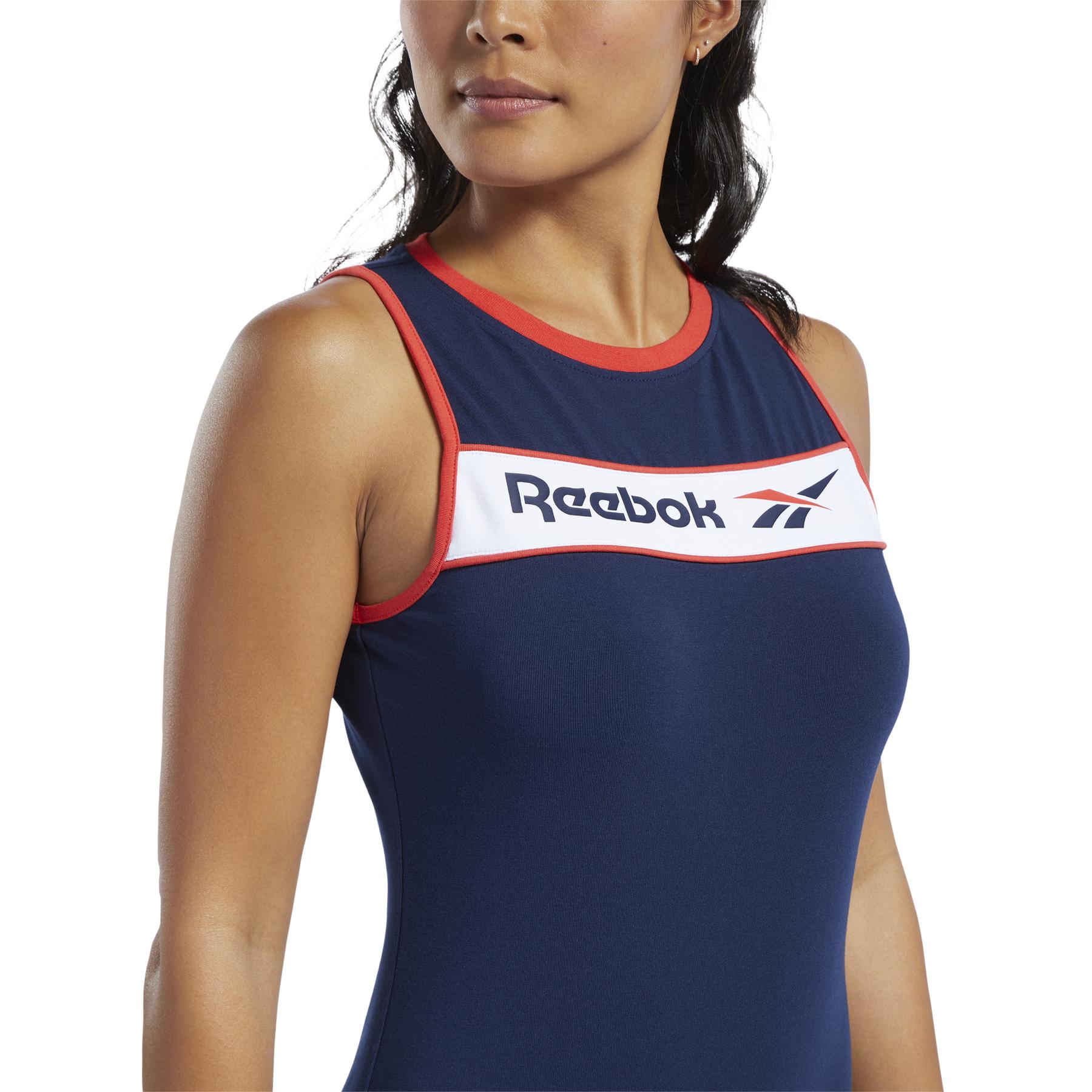 product/f/m/fm3932_app_on-model_detail-1_white.jpg