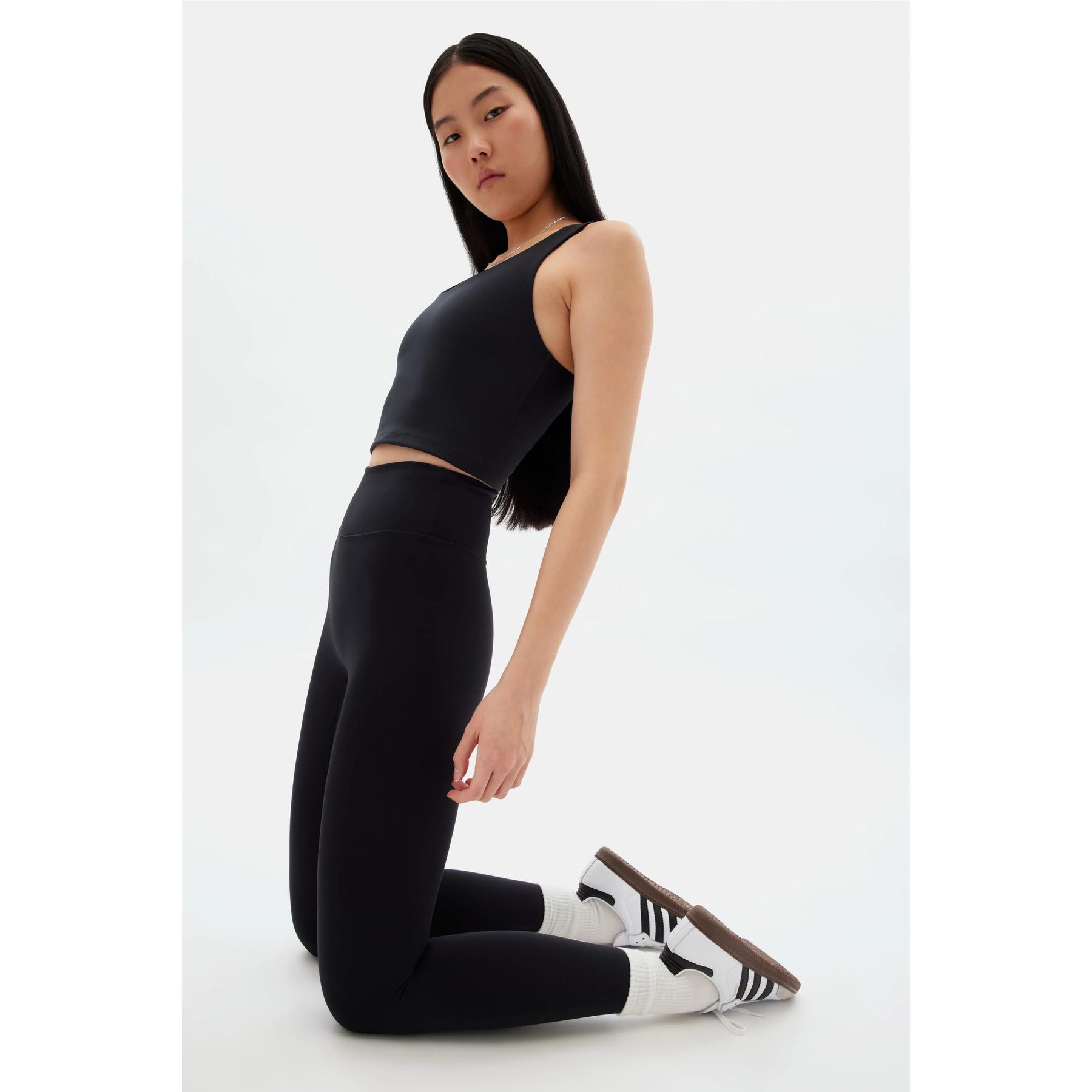 product/g/i/girlfriend-collective_4015-jb_black_3.jpg