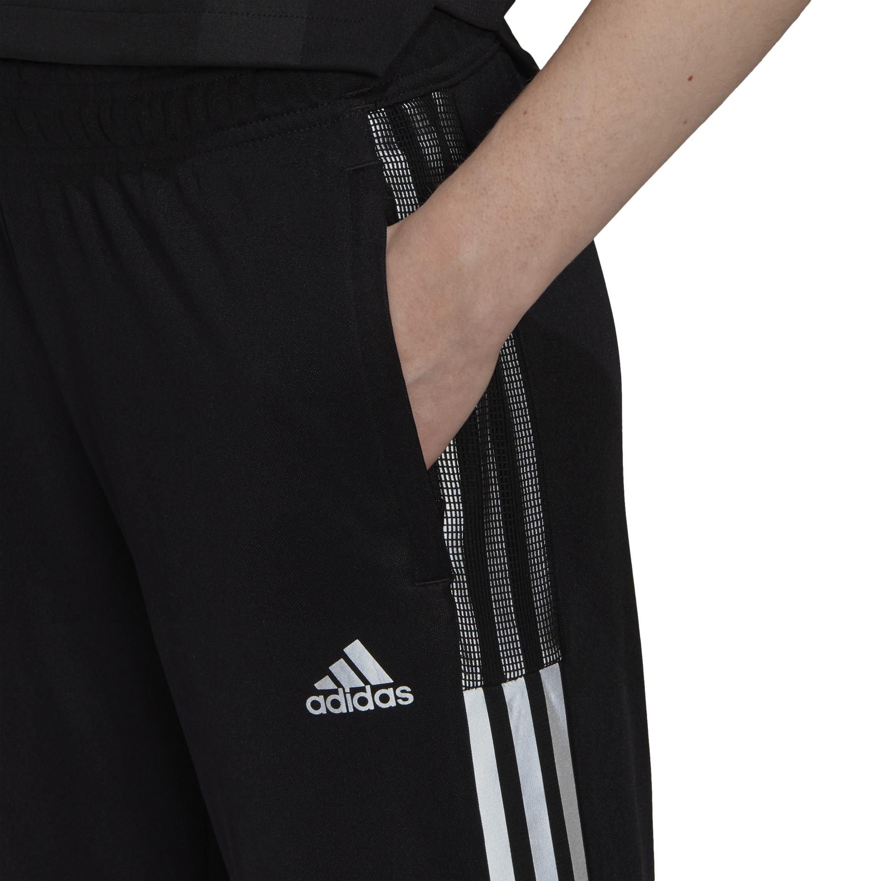 product/g/s/gs4699_app_on-model_detail-1_white.jpg