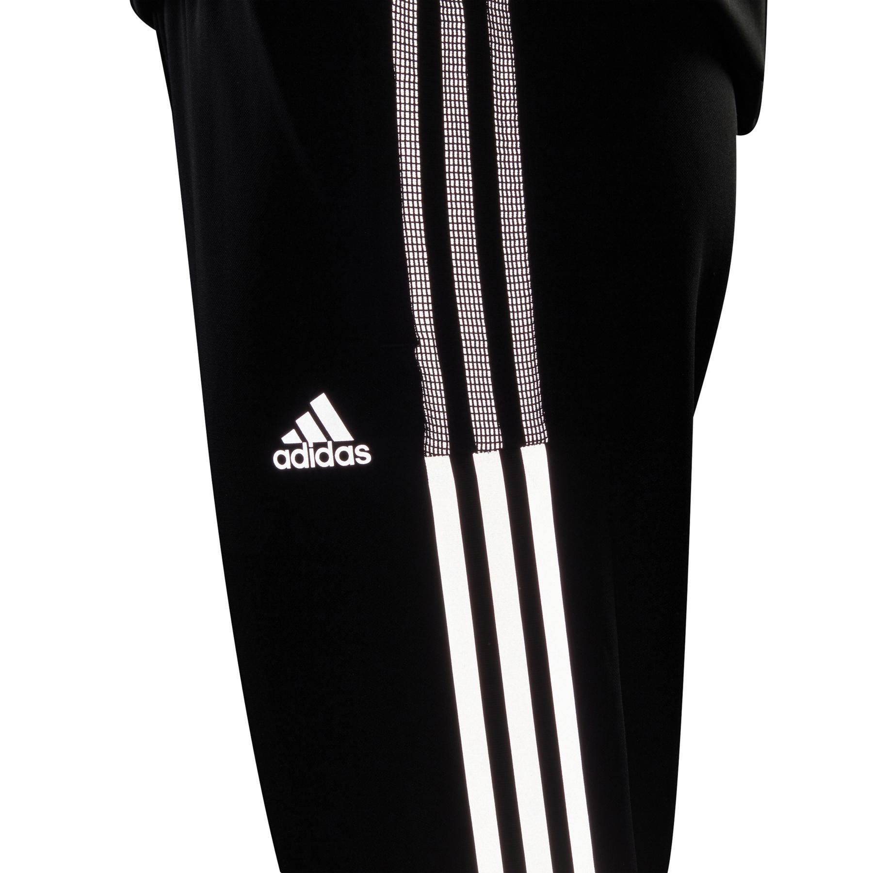 product/g/s/gs4699_app_on-model_detail-3_white.jpg