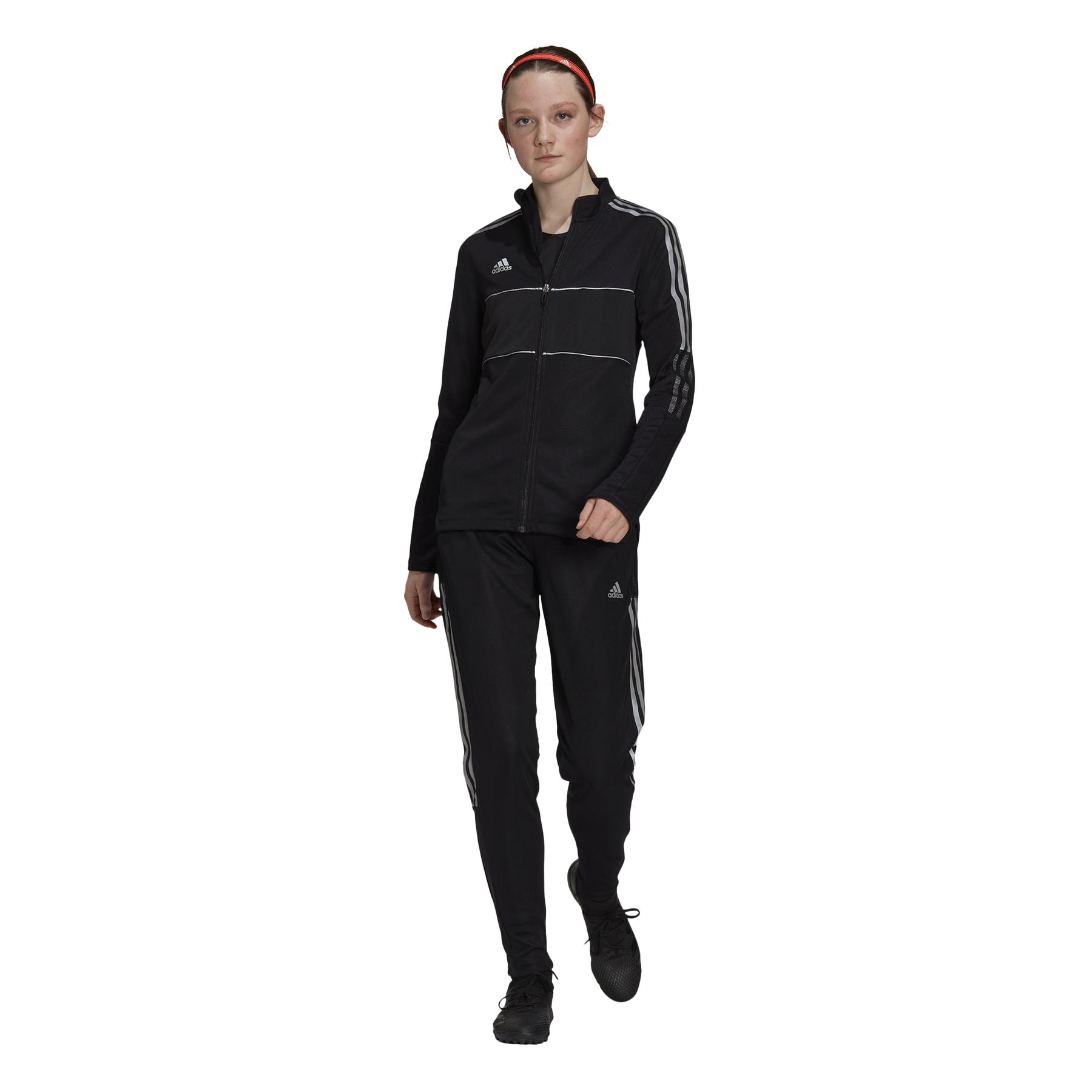 product/g/s/gs4699_app_on-model_standard-outfit_white.jpg