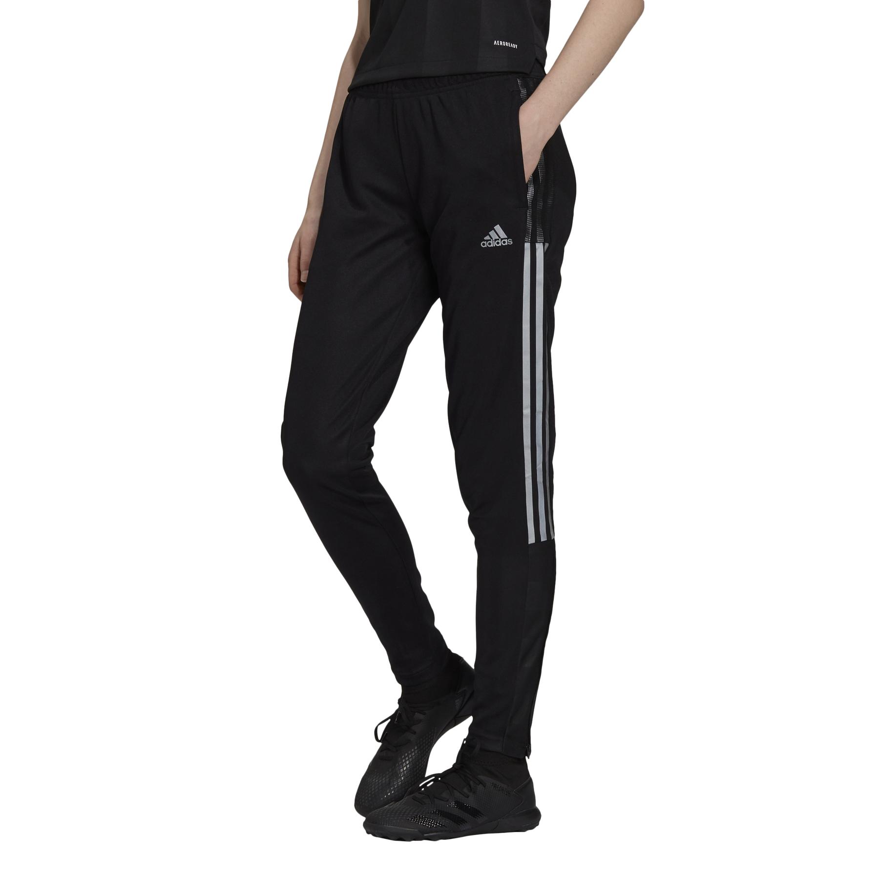 product/g/s/gs4699_app_on-model_standard_white.jpg