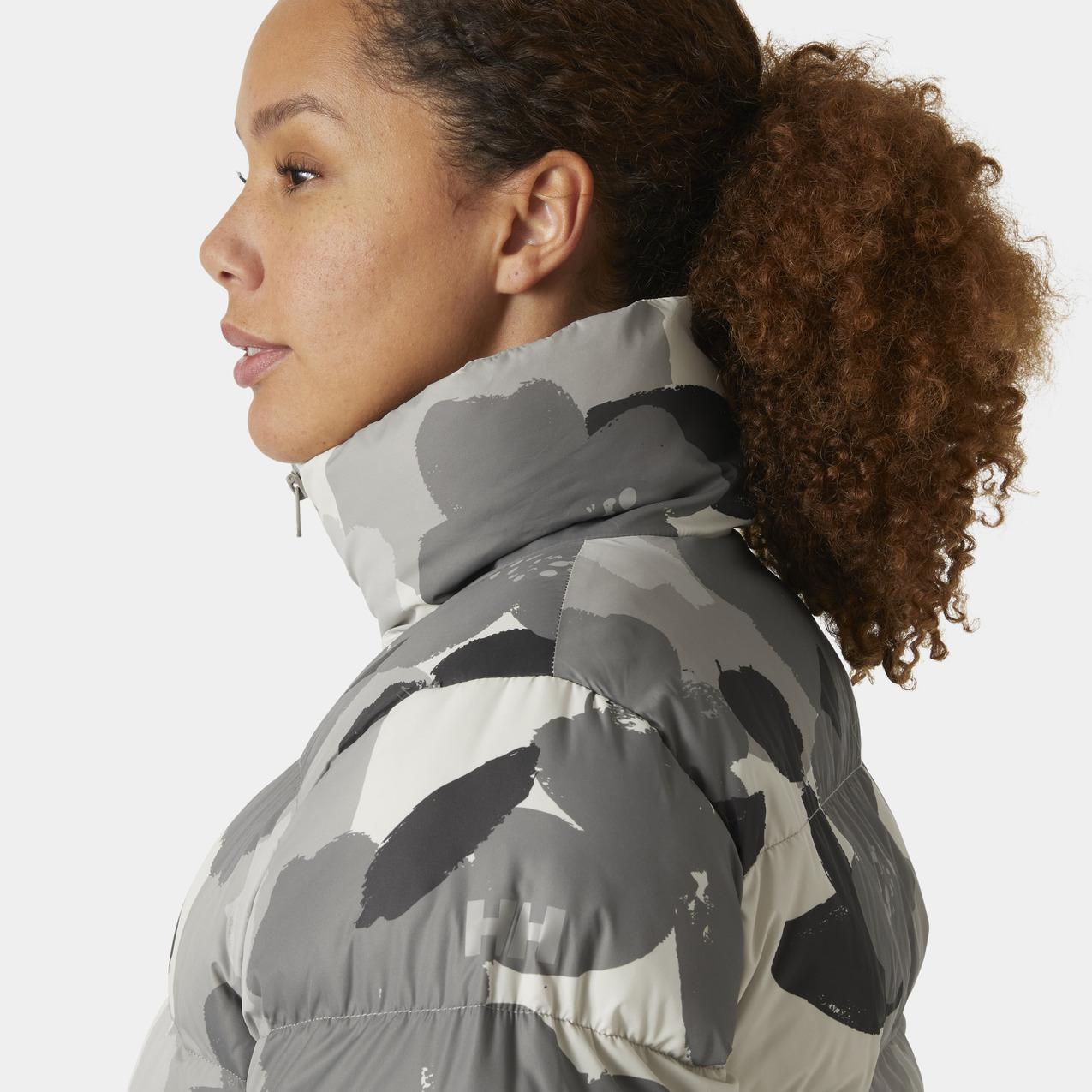 product/h/e/helly-hansen_53109-885_terrazzo-oversized-floral_5.jpg