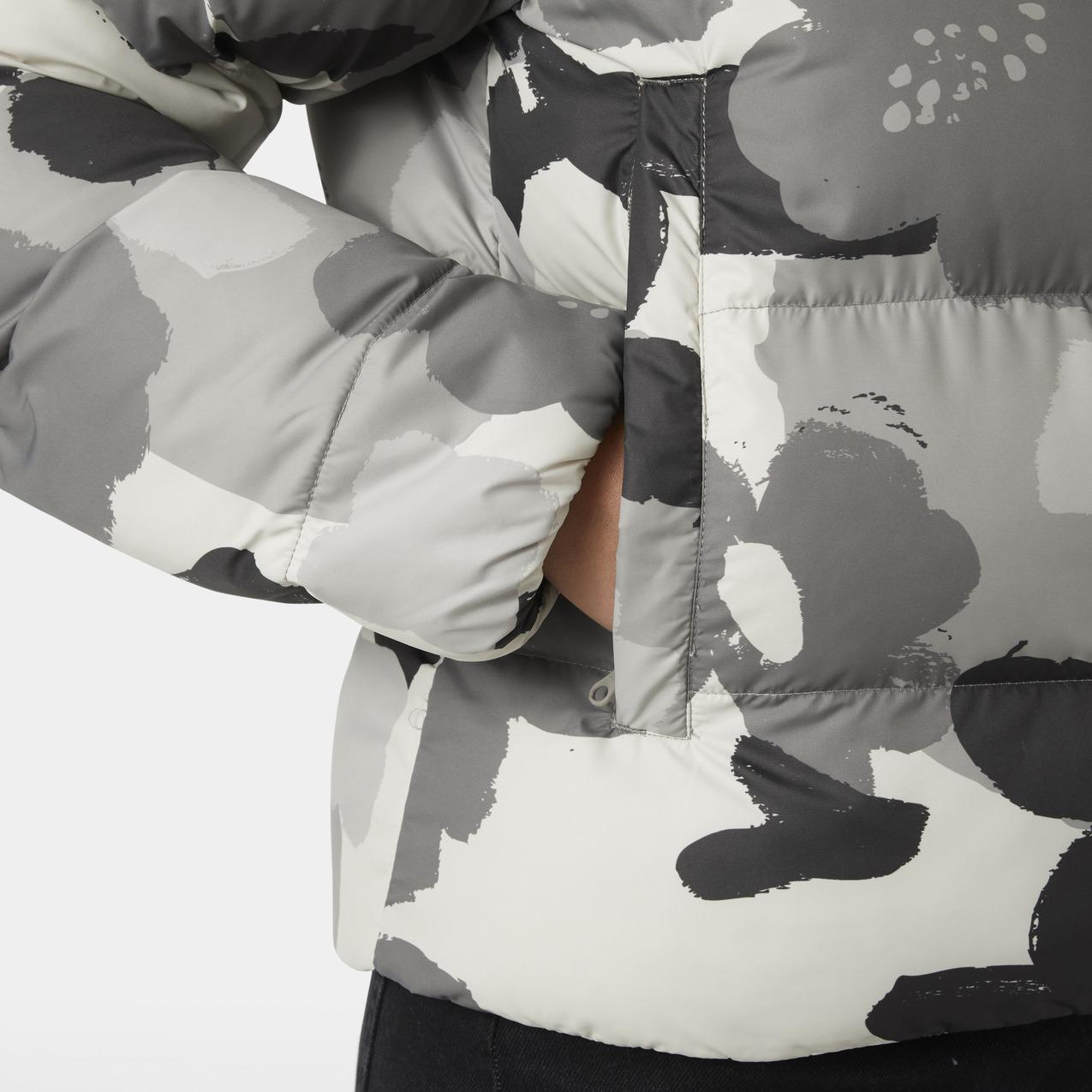 product/h/e/helly-hansen_53109-885_terrazzo-oversized-floral_6.jpg