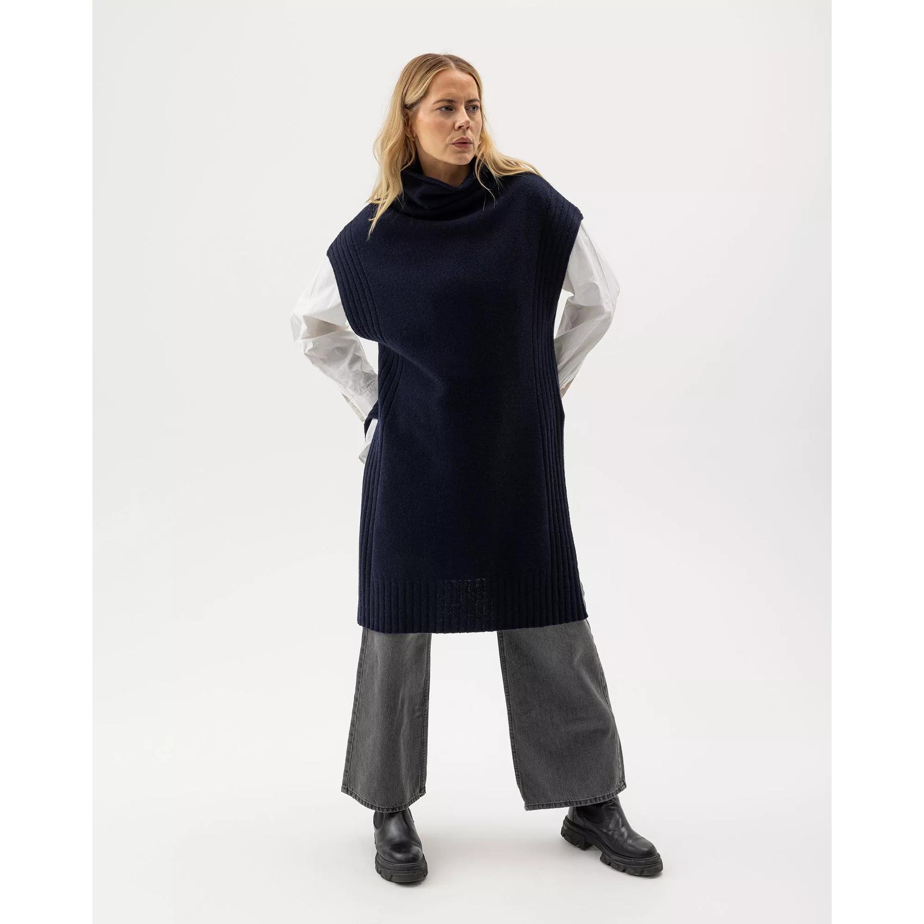 product/h/o/holebrook_a52604-290_navy_2.jpg