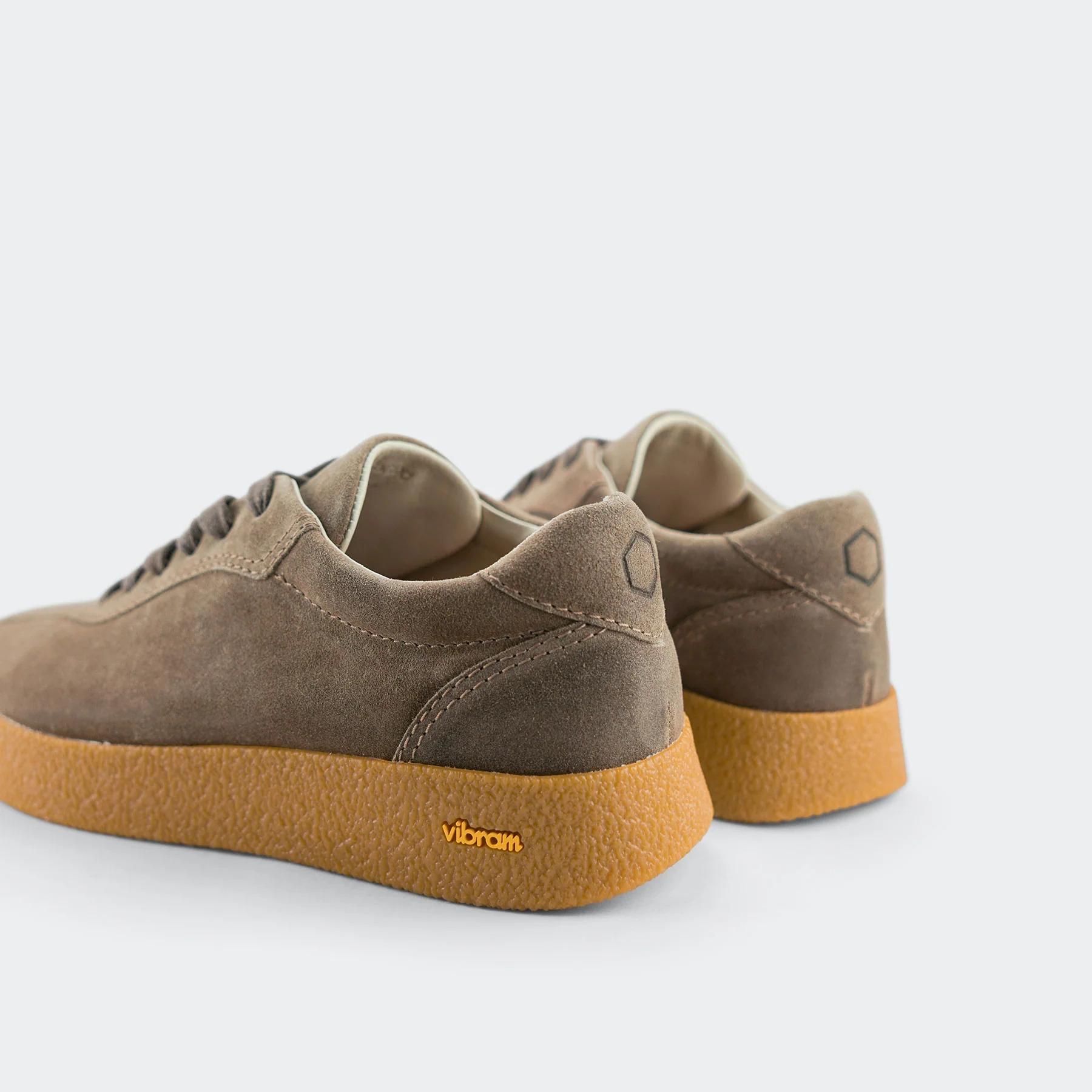 product/k/a/kangaroos_806000-000-3701_taupe-oily-suede_2.jpg