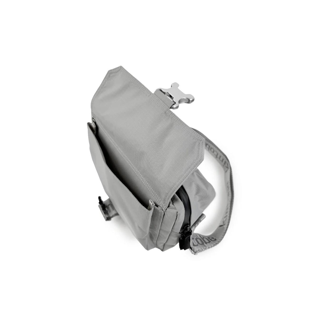 product/k/i/kintobe_5703957207281_chrome-grey_3.jpg
