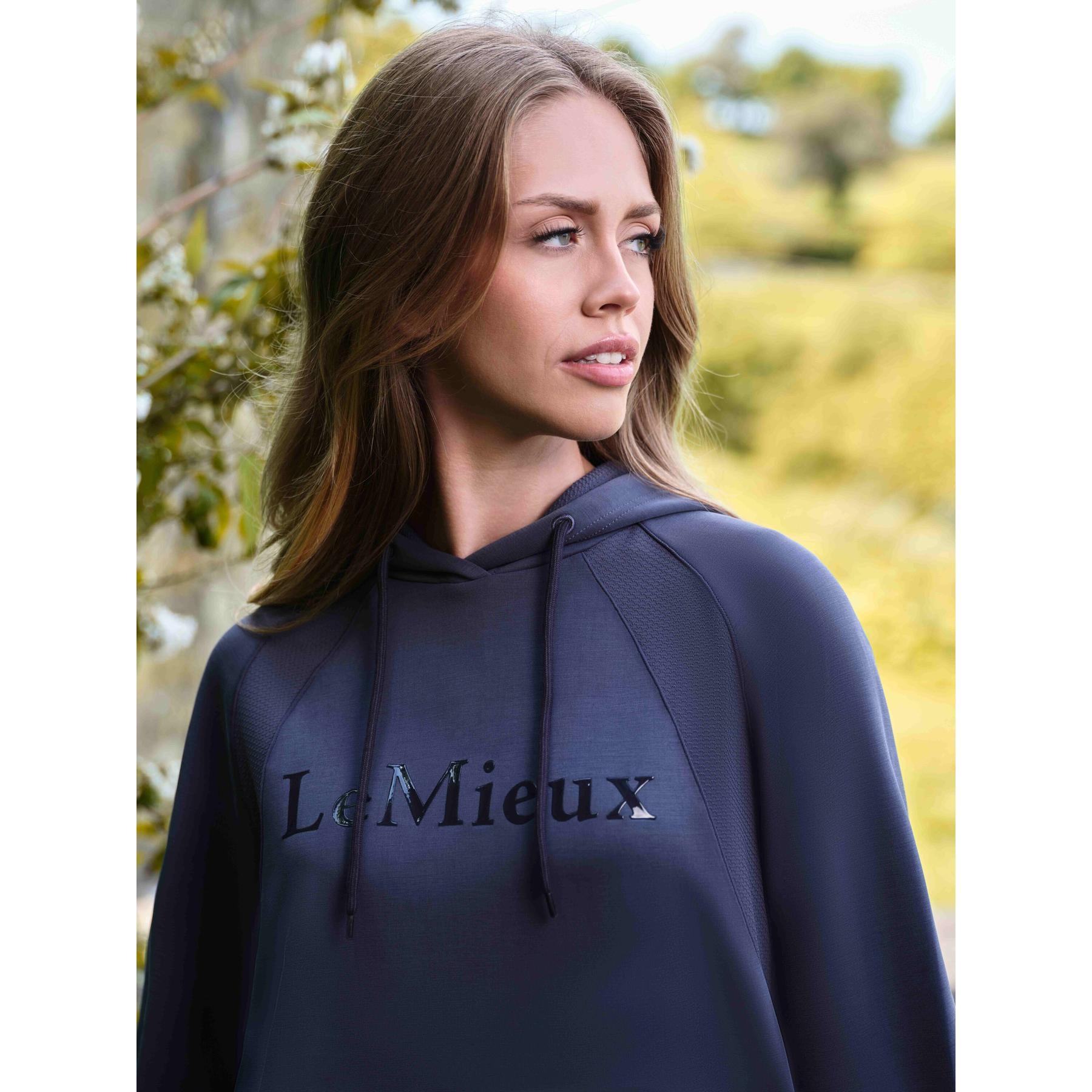 product/l/e/lemieux_it05997013_bleu-dusk_3.jpg