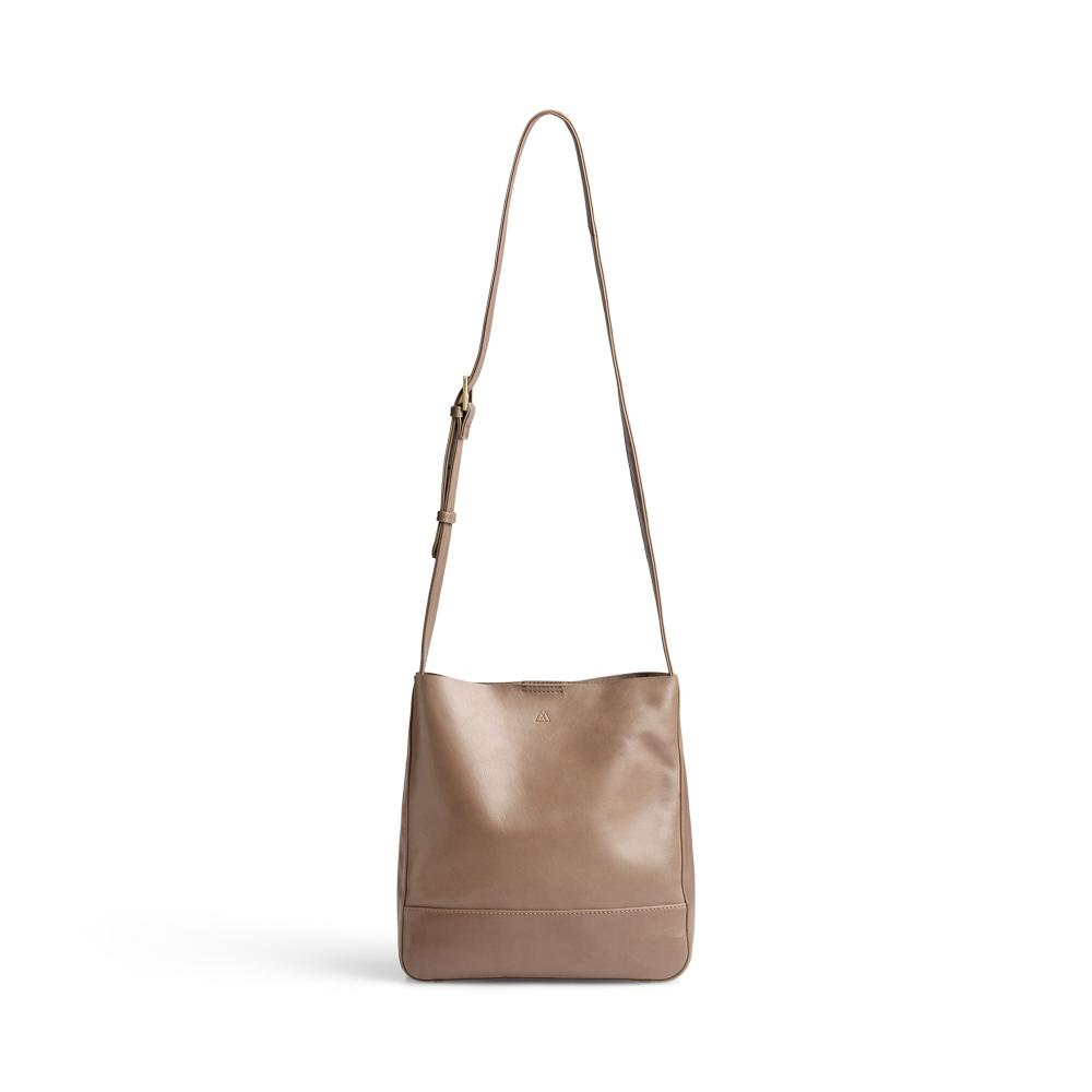 product/m/a/markberg_4864ant-333_caramel-w-br-gold_1.jpg