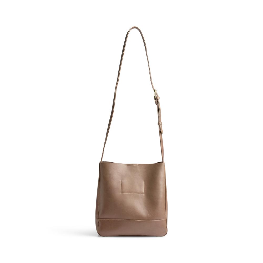 product/m/a/markberg_4864ant-333_caramel-w-br-gold_2.jpg