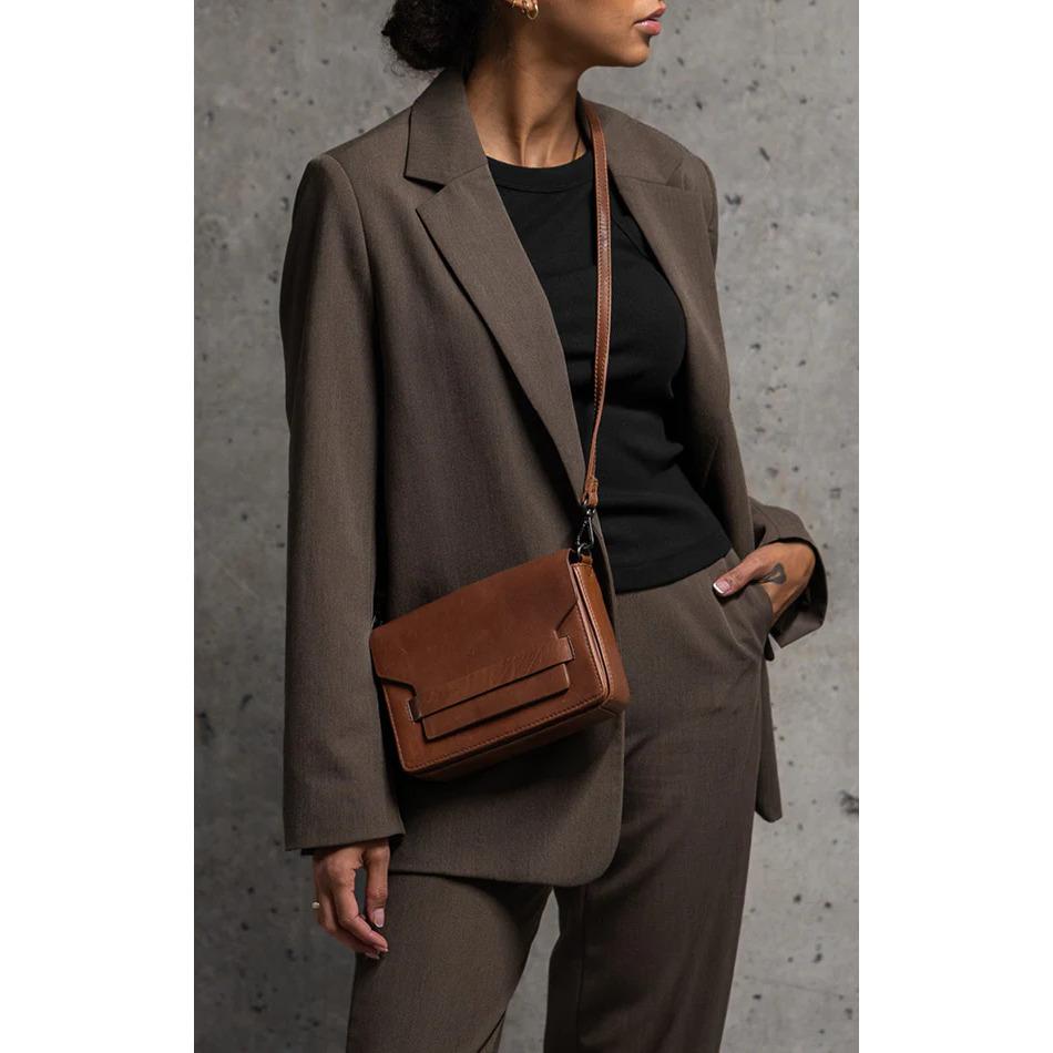 product/m/a/markberg_5417ant-204_chestnut_2.jpg