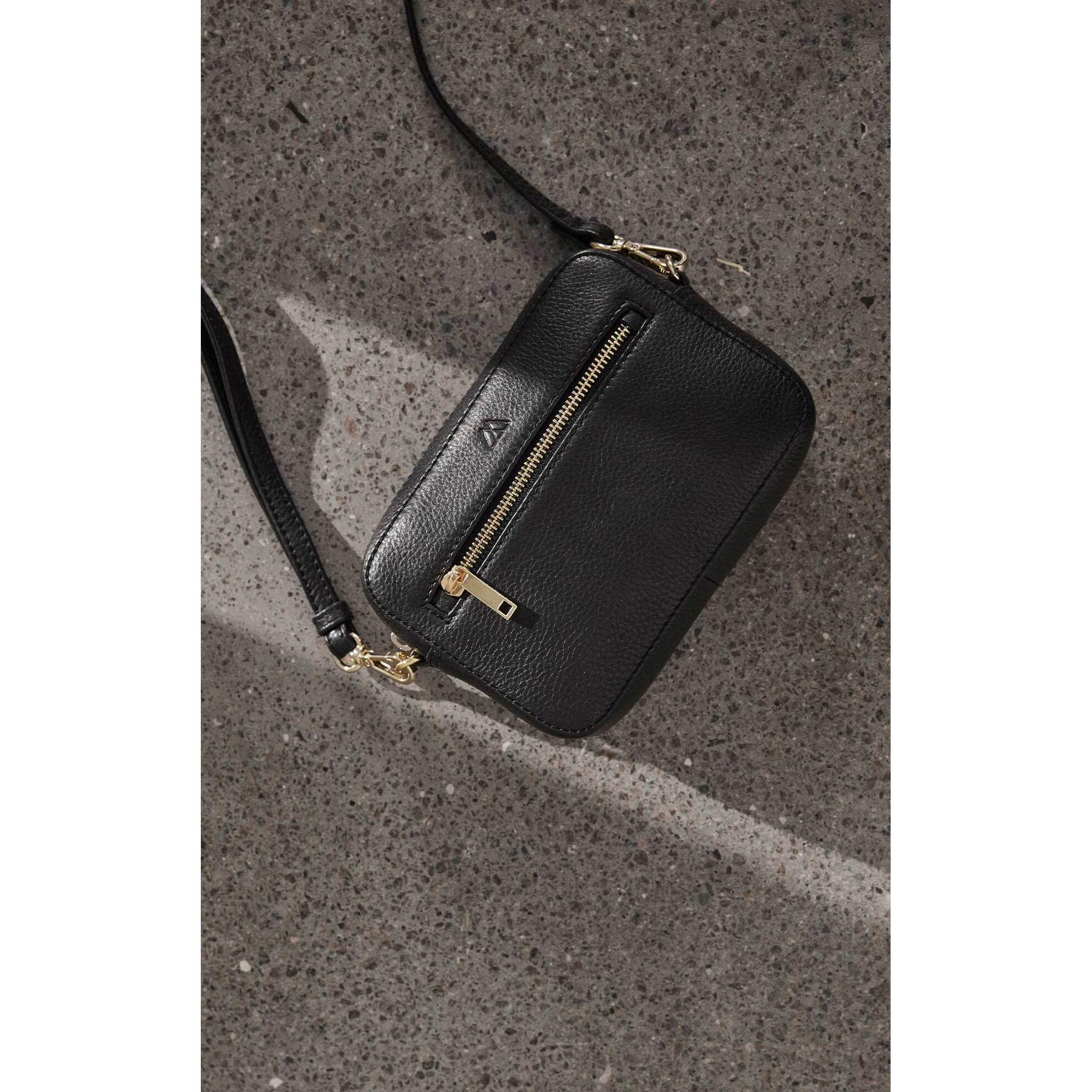 product/m/a/markberg_5878gra-102_black-w-gold_2.jpg