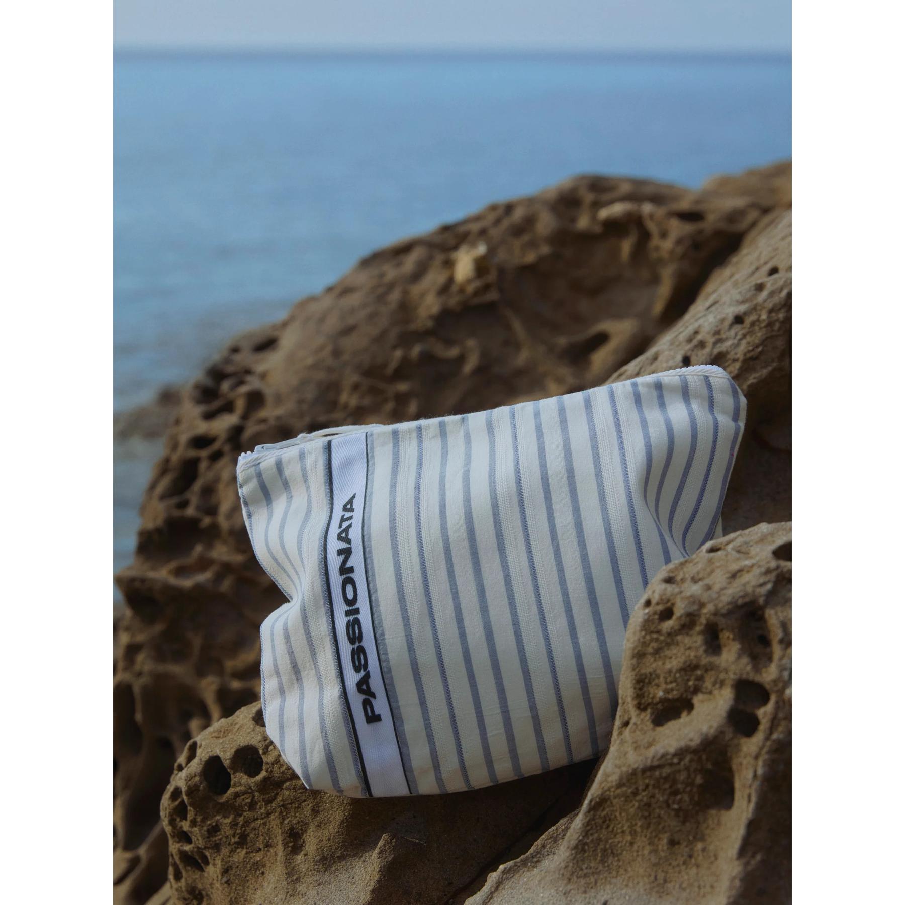 product/p/a/passionata_tb13-0500_blue-stripes_3.jpg