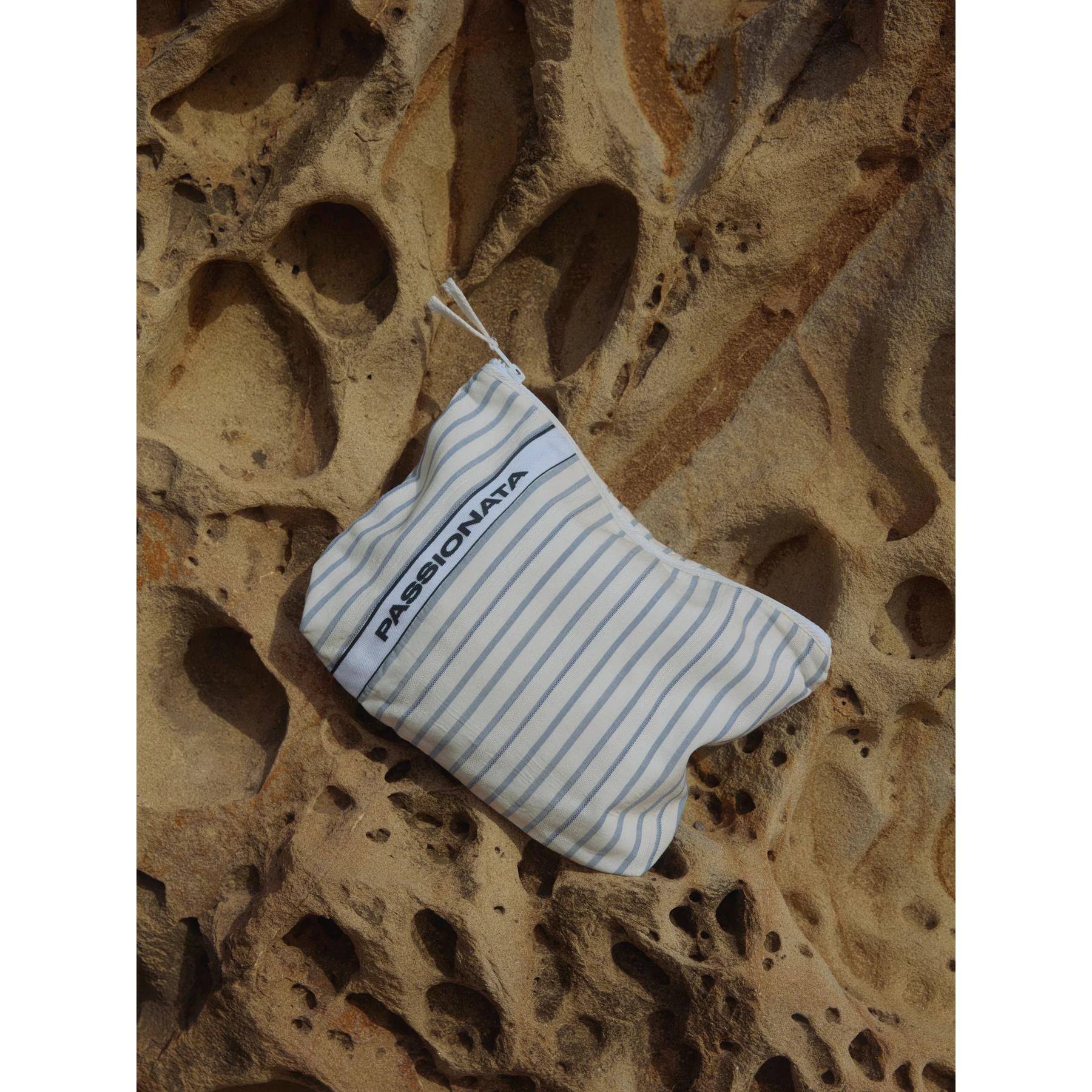 product/p/a/passionata_tb13-0500_blue-stripes_4.jpg