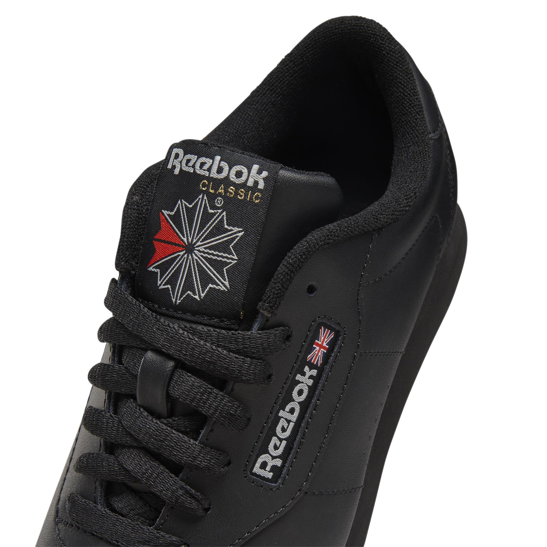 product/r/e/reebok-classics_cn2211_8_footwear_photography_detail_view_1_white_000.jpg