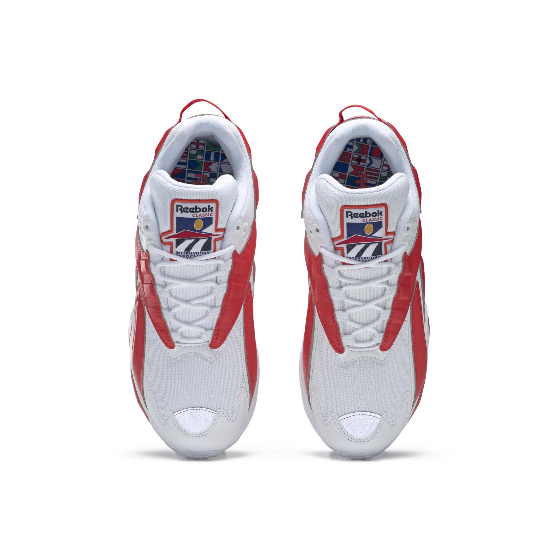 product/r/e/reebok-classics_fv5476_2_footwear_photography_top_portrait_view_white_000.jpg