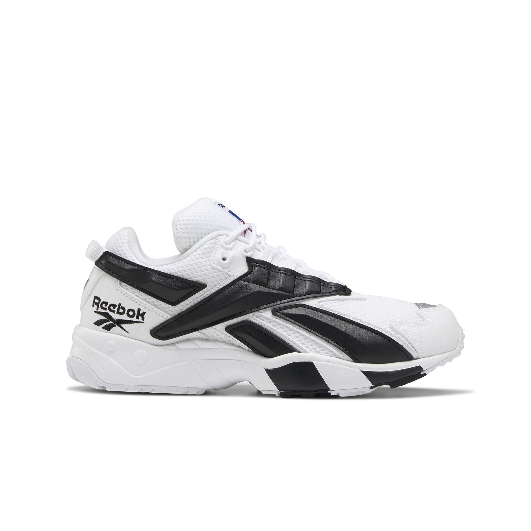 product/r/e/reebok-classics_fv5478_1_footwear_photography_side_lateral_center_view_white_000.jpg